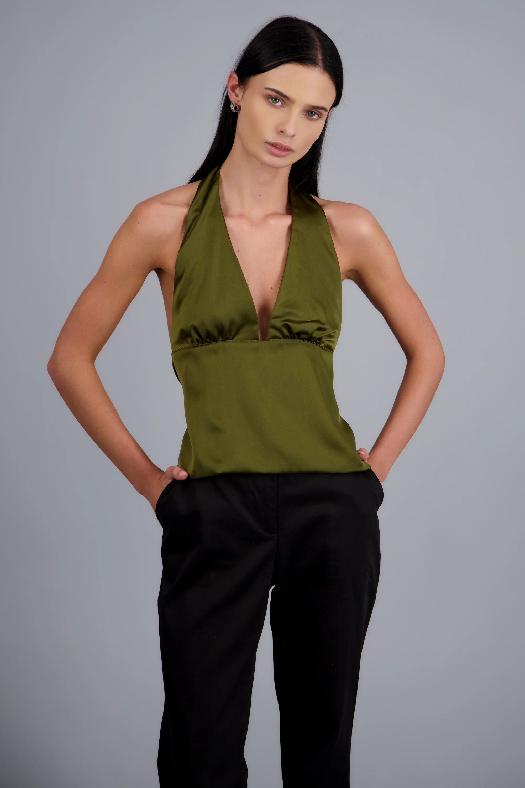 Top satinado escote espalda hypsters - Image 3
