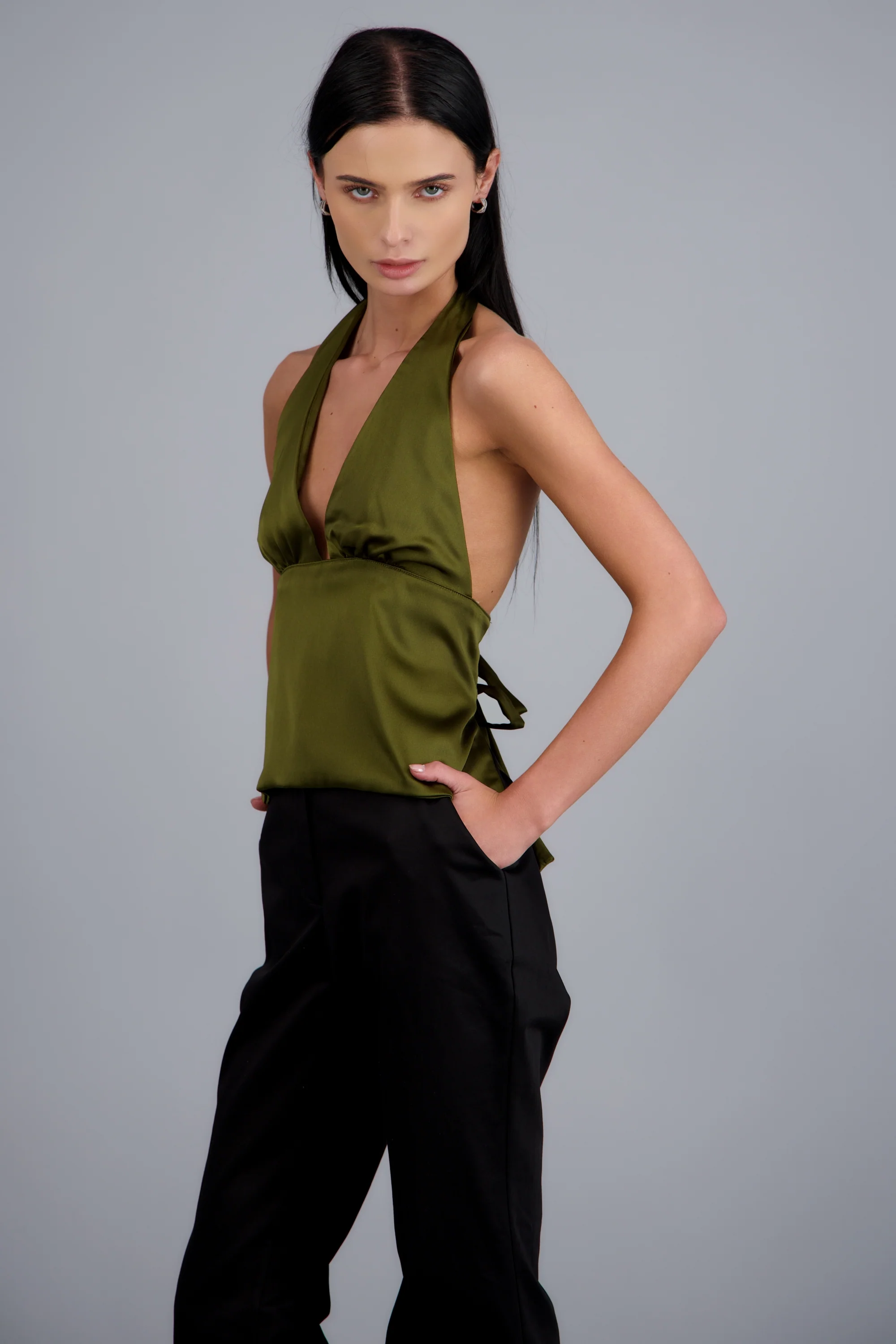 Top satinado escote espalda hypsters - Image 4
