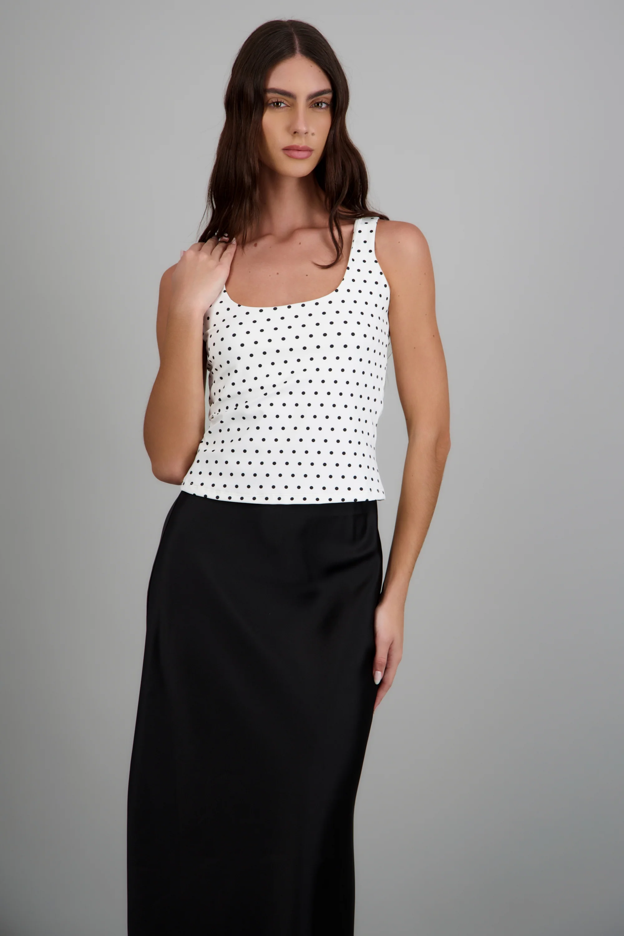 Top sin mangas escote cuadrado polka dots