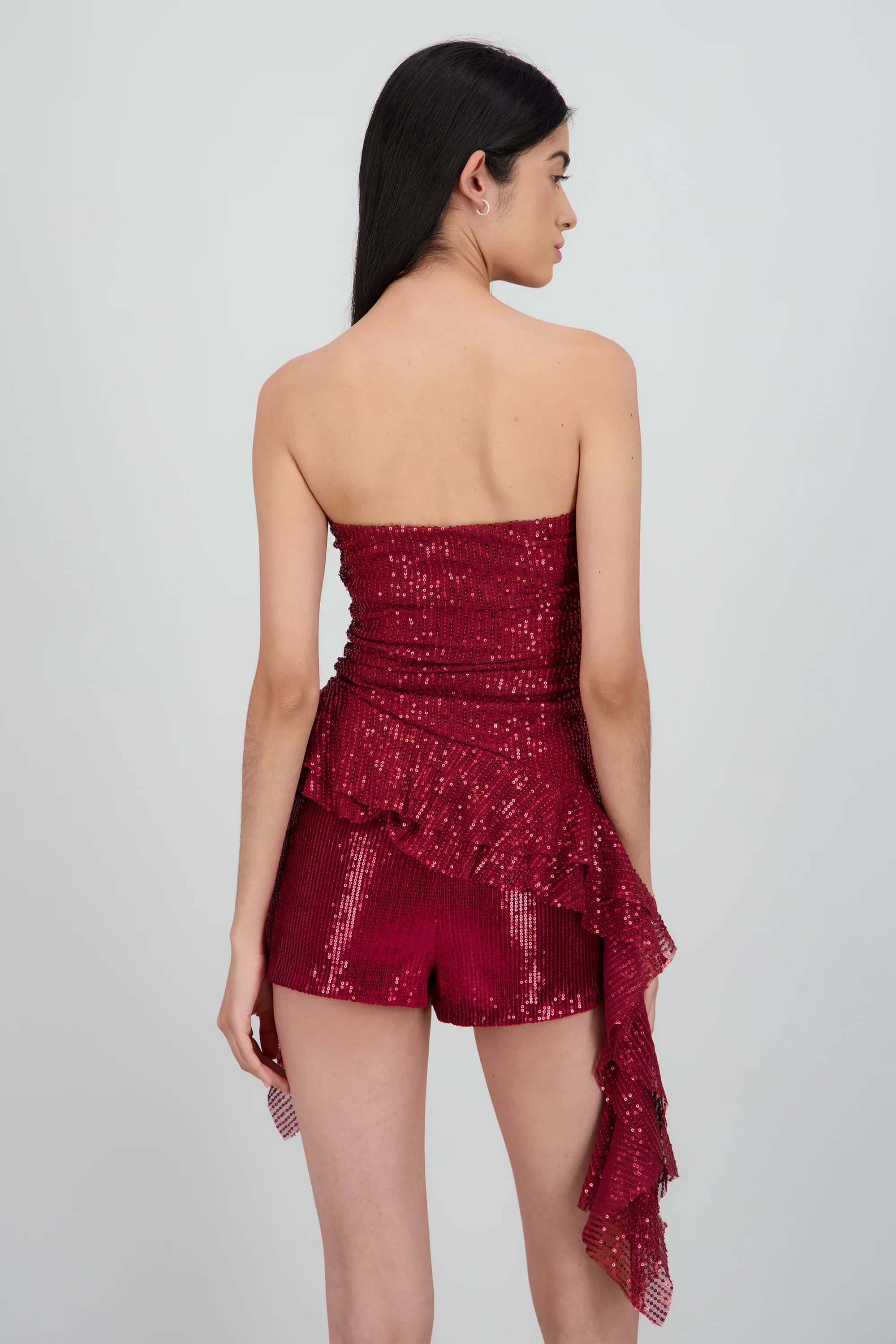 Top strapless de lentejuelas con detalle de olanes - Image 3