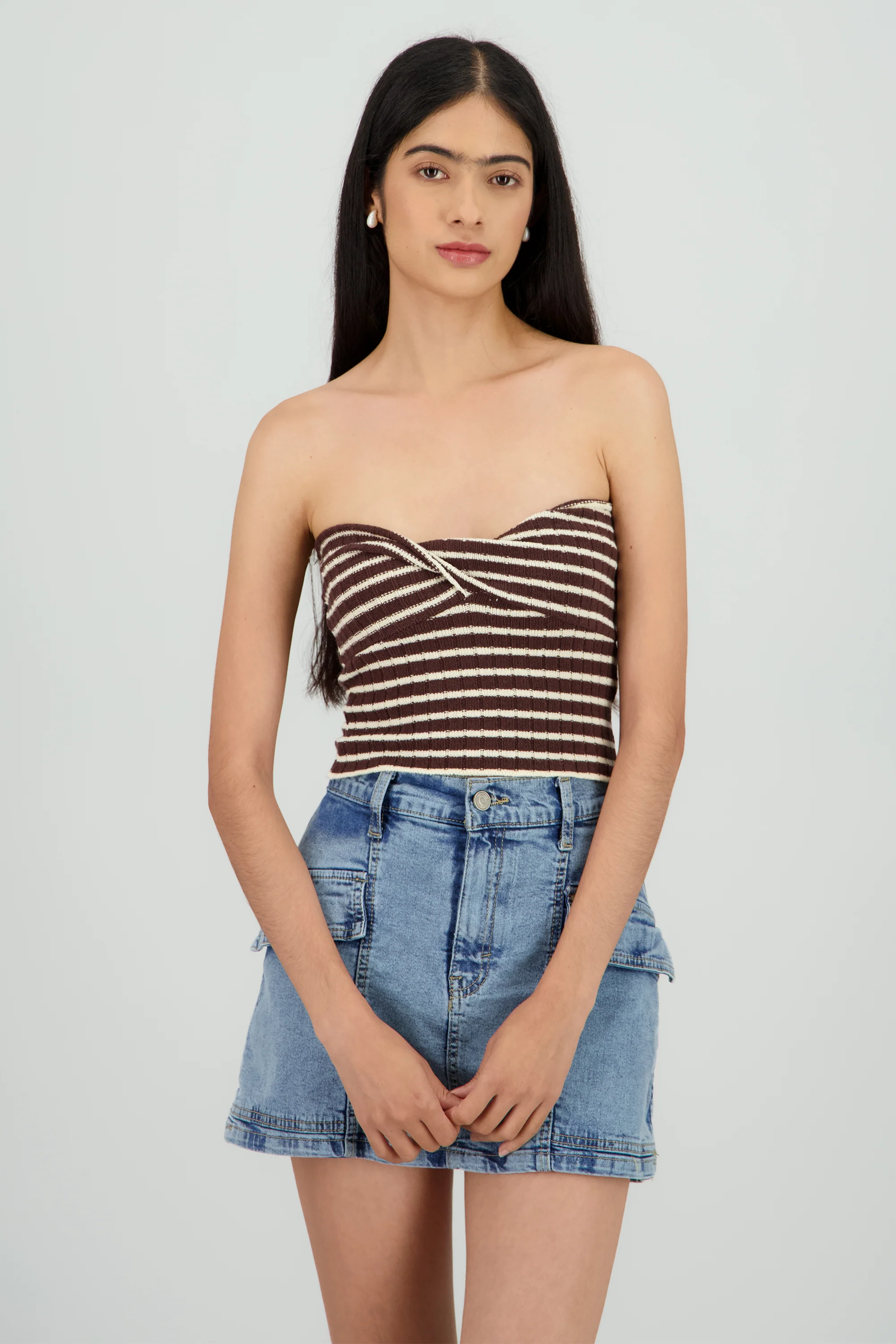 Top strapless detalle escote