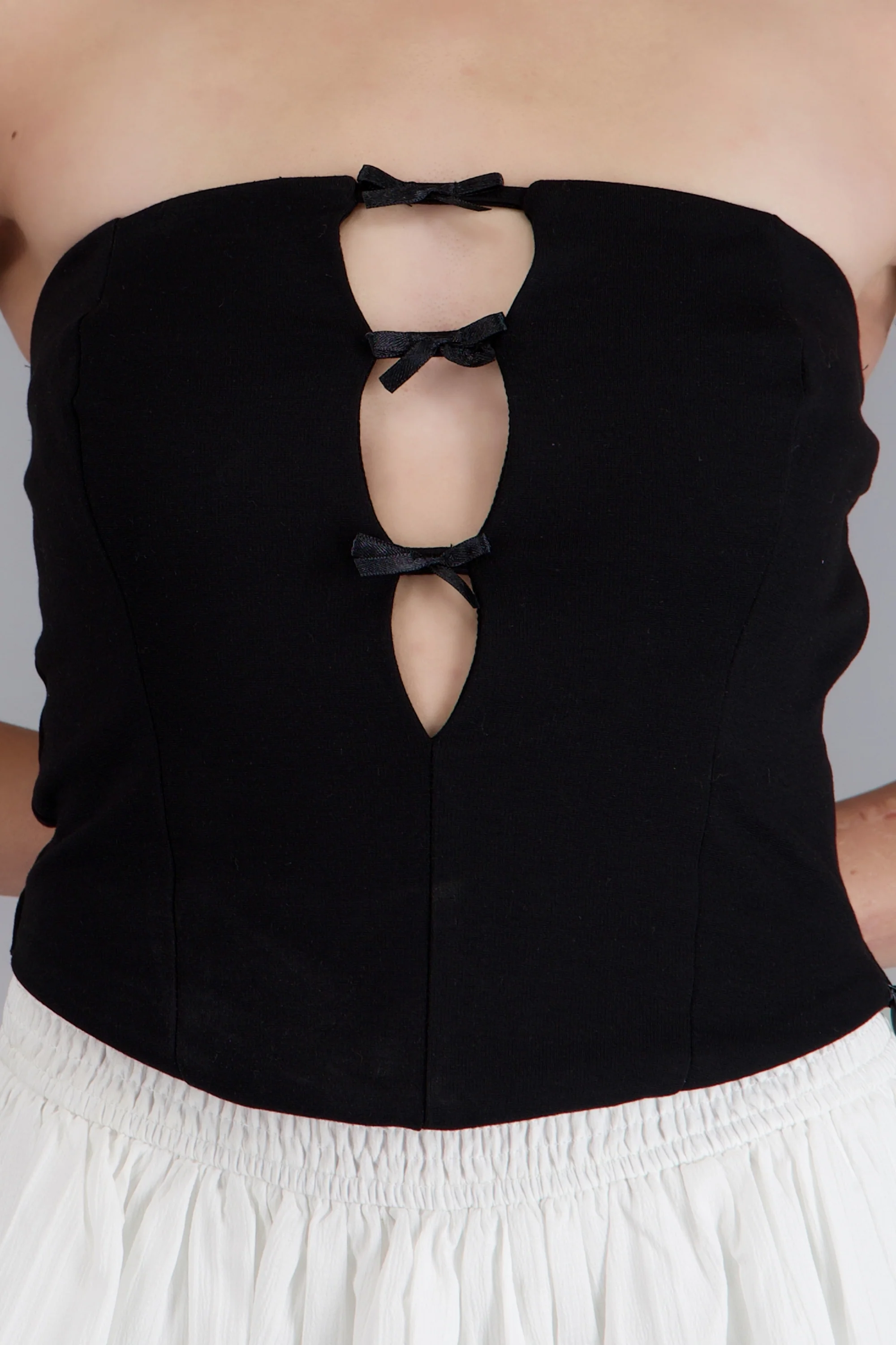 Top strapless detalle escote - Image 5