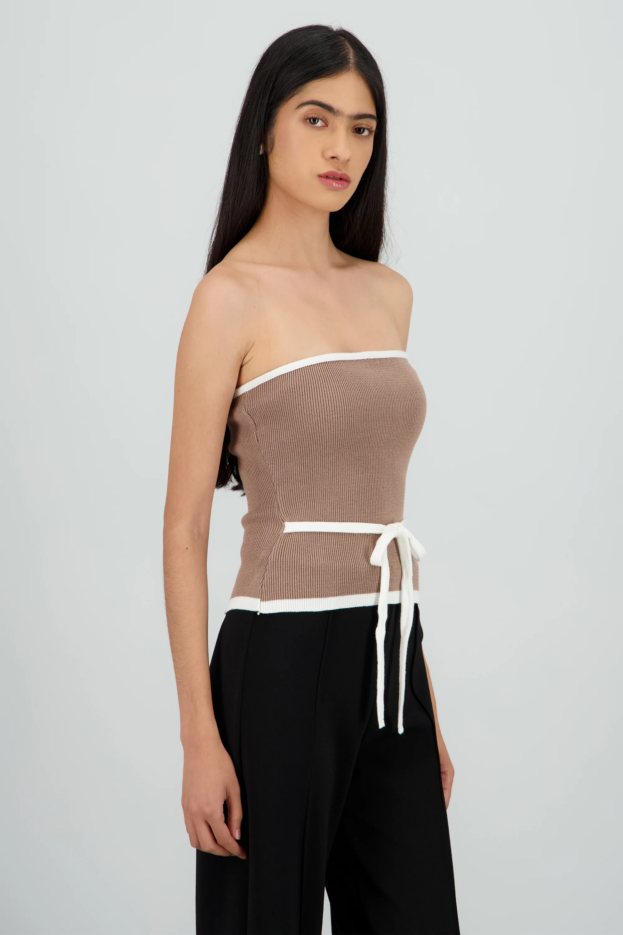 Top strapless detalle moño contraste - Image 3