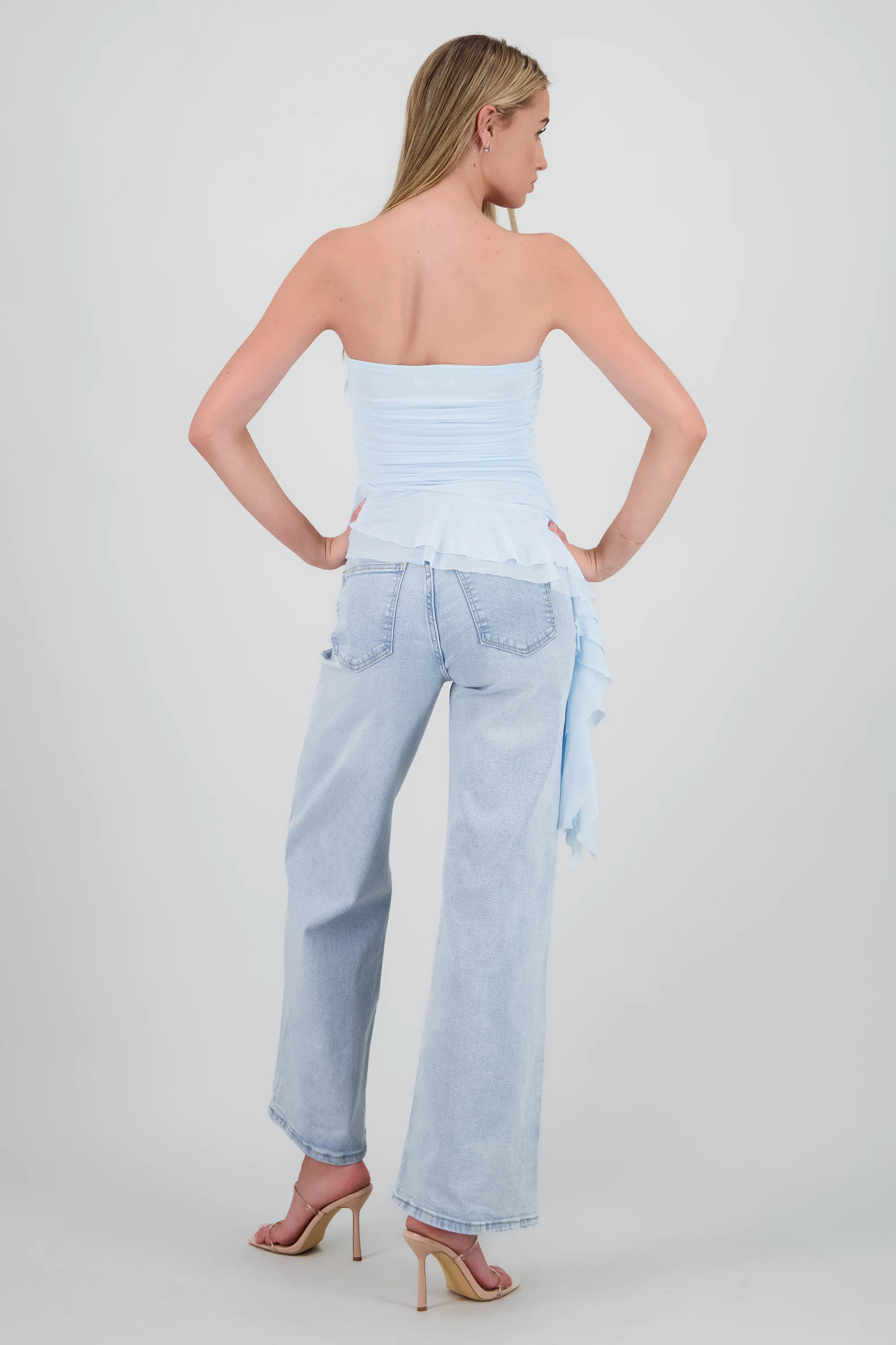 Top strapless olan en costado - Image 4