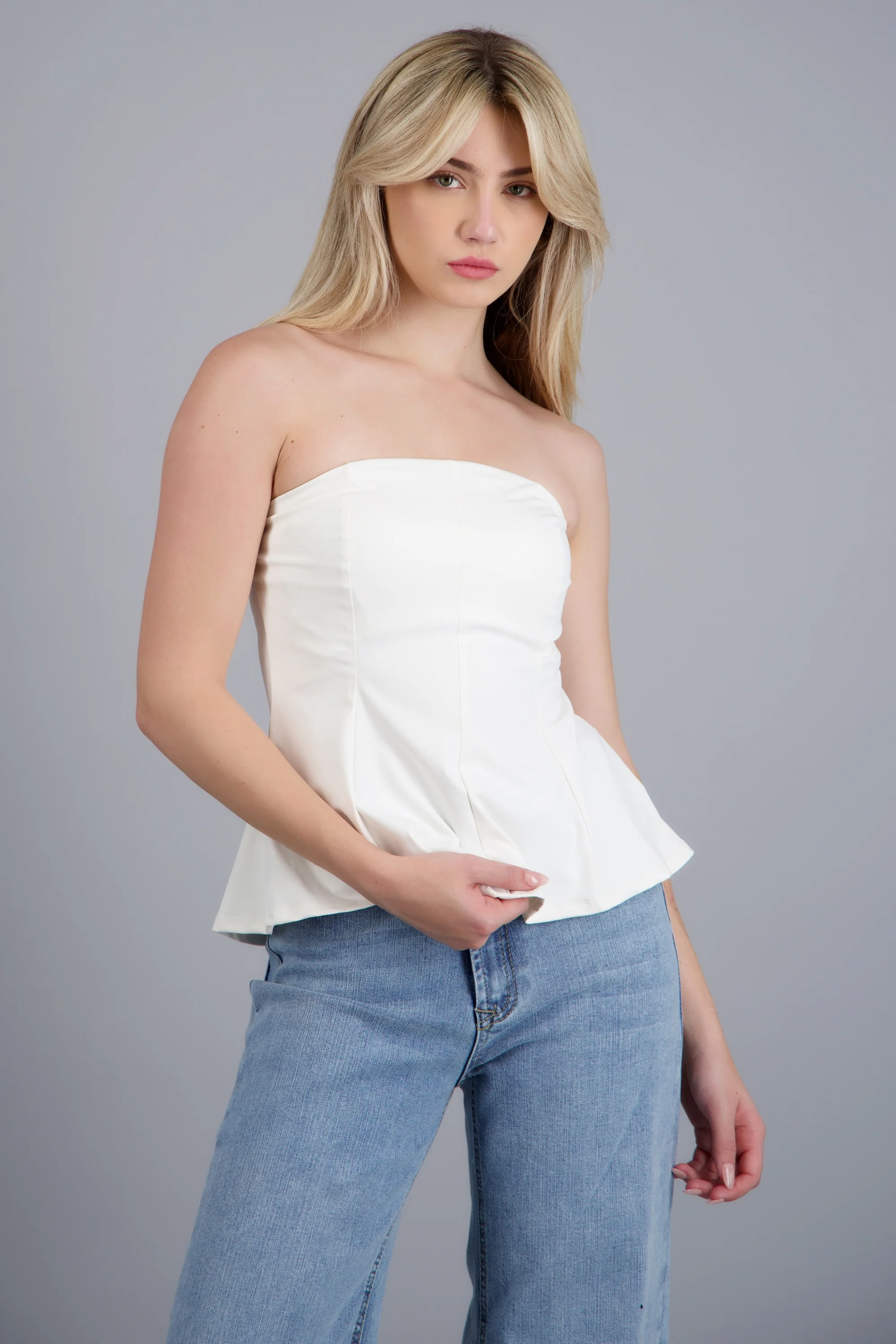 Top strapless peplum