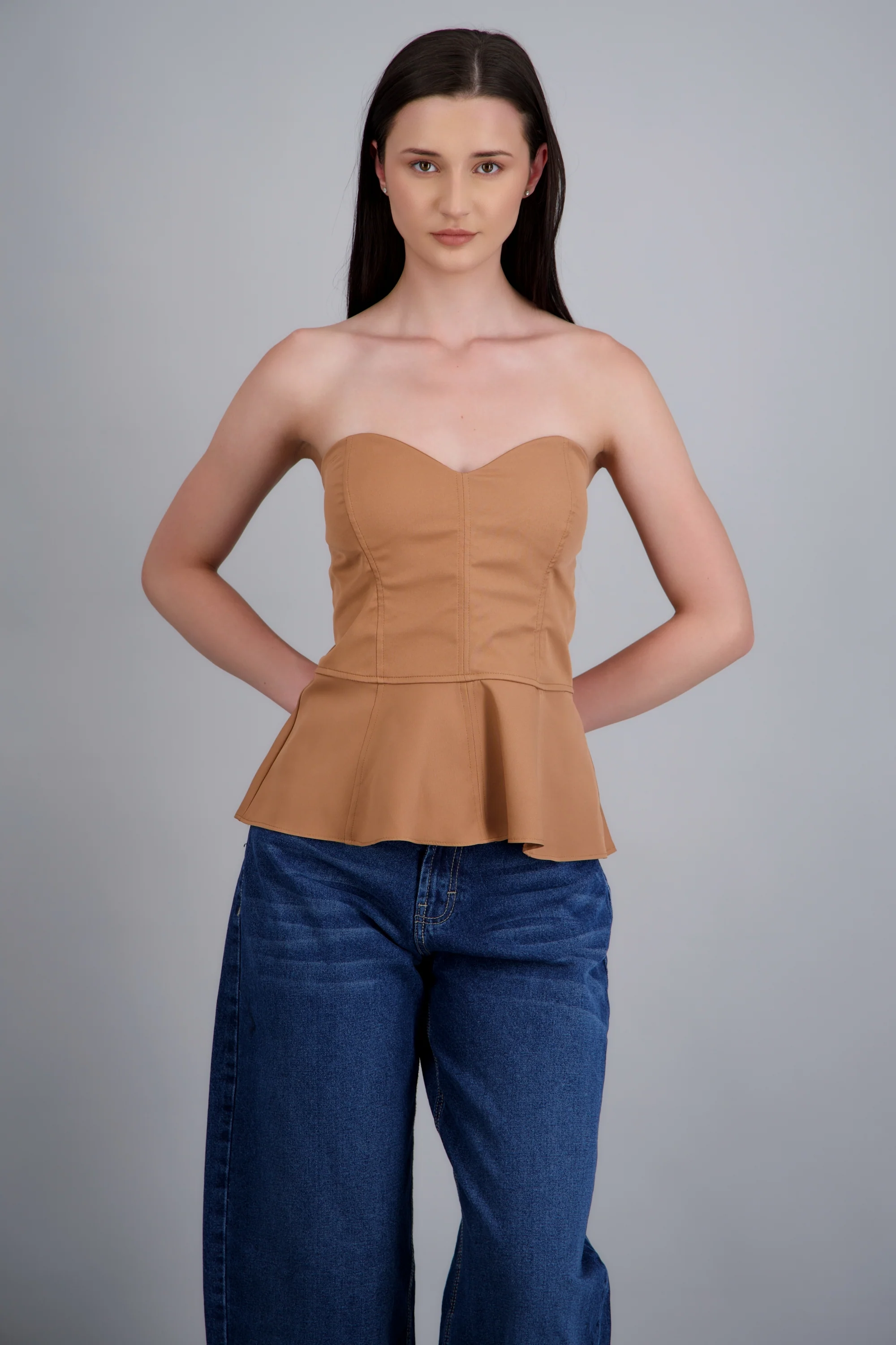 Top strapless peplum