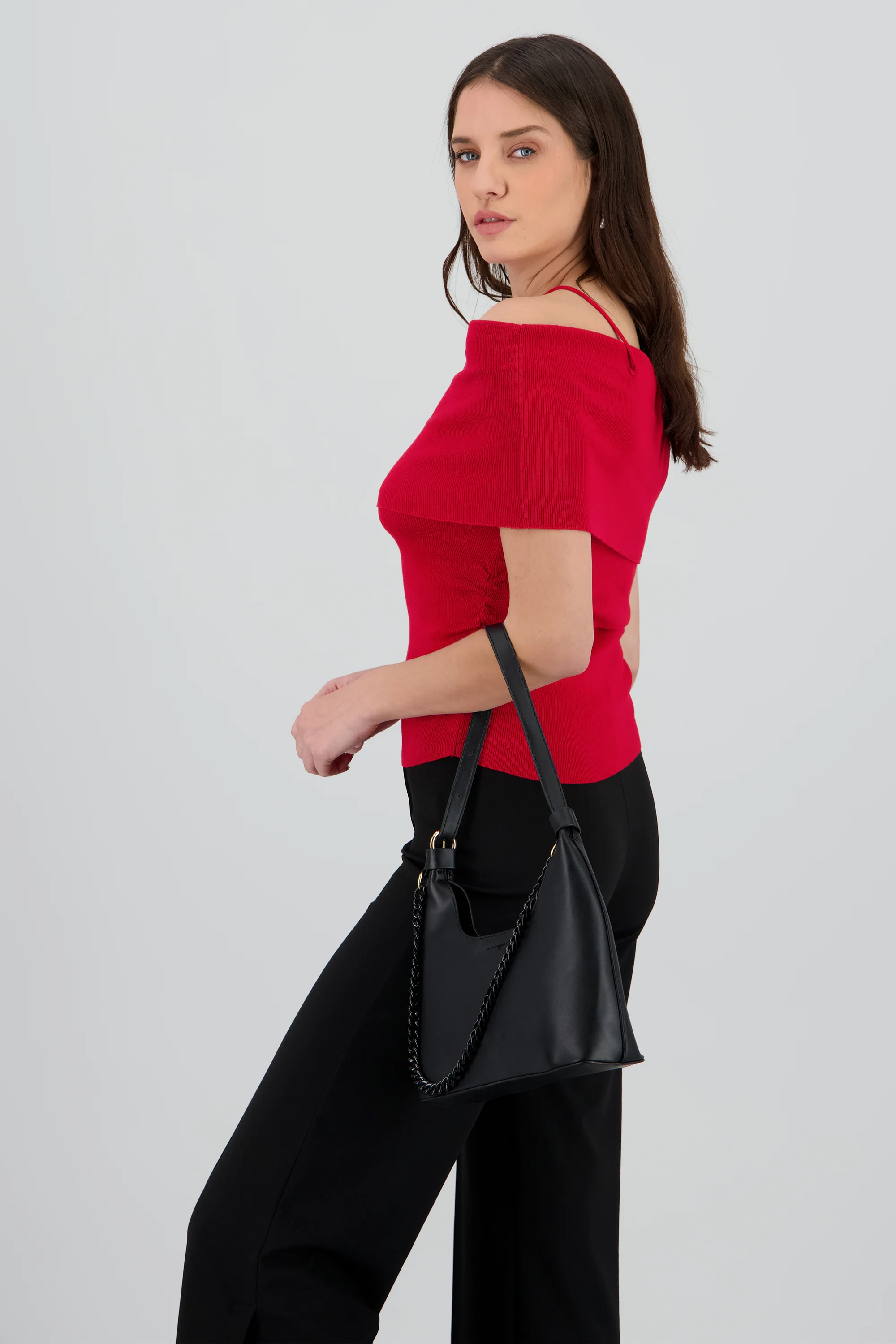 Top tejido off shoulder detalle flor - Image 3