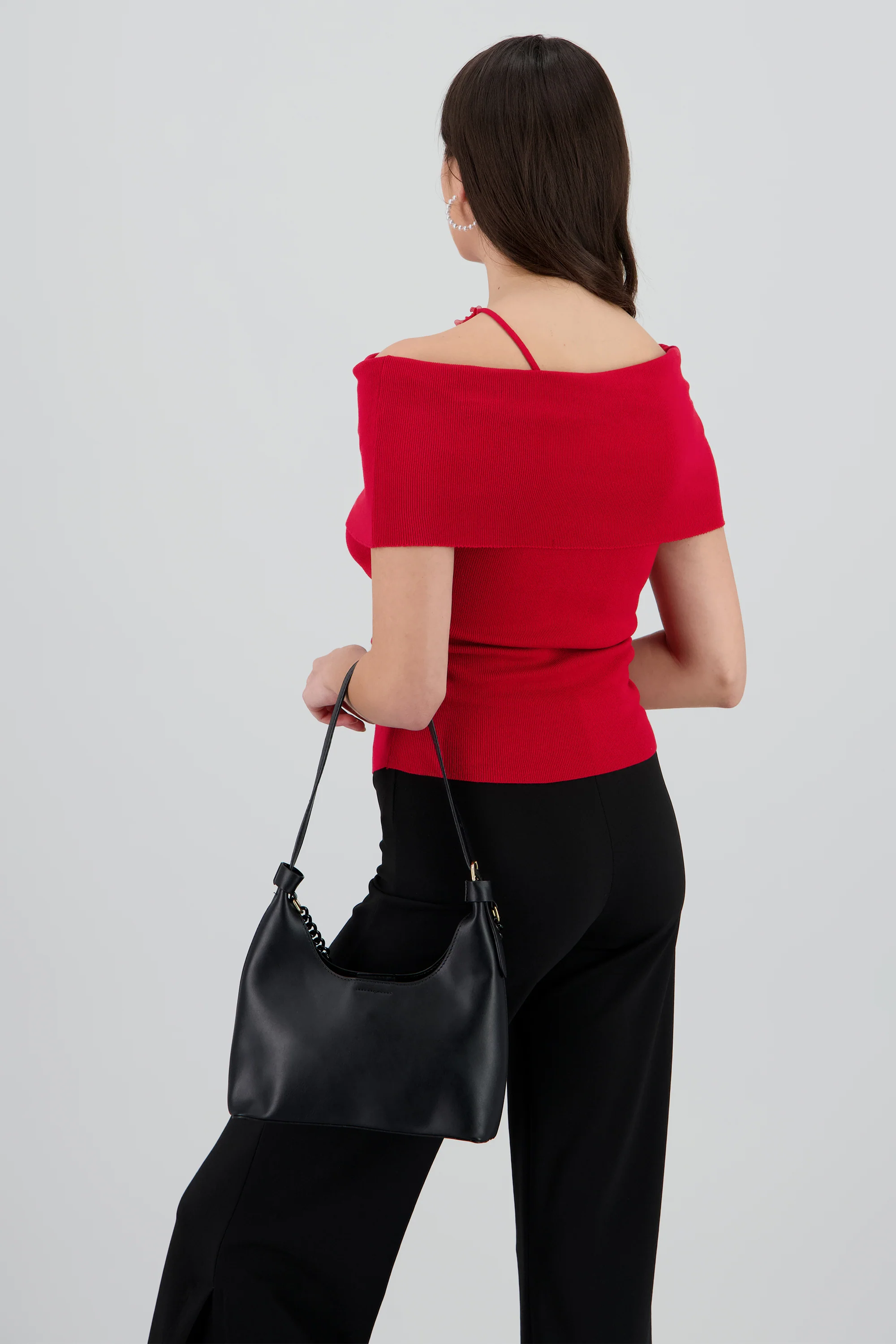 Top tejido off shoulder detalle flor - Image 4