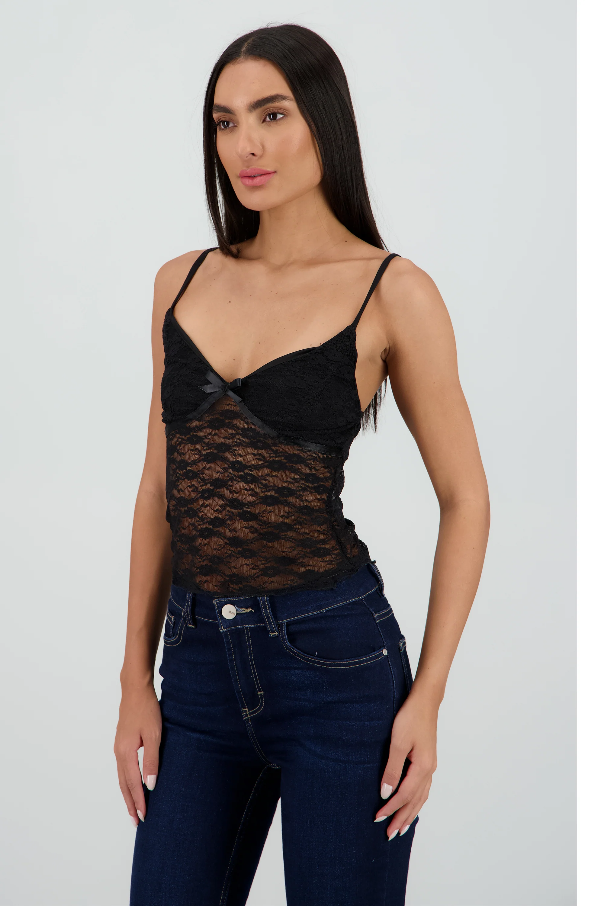 Top tirantes escote v detalle encaje - Image 3