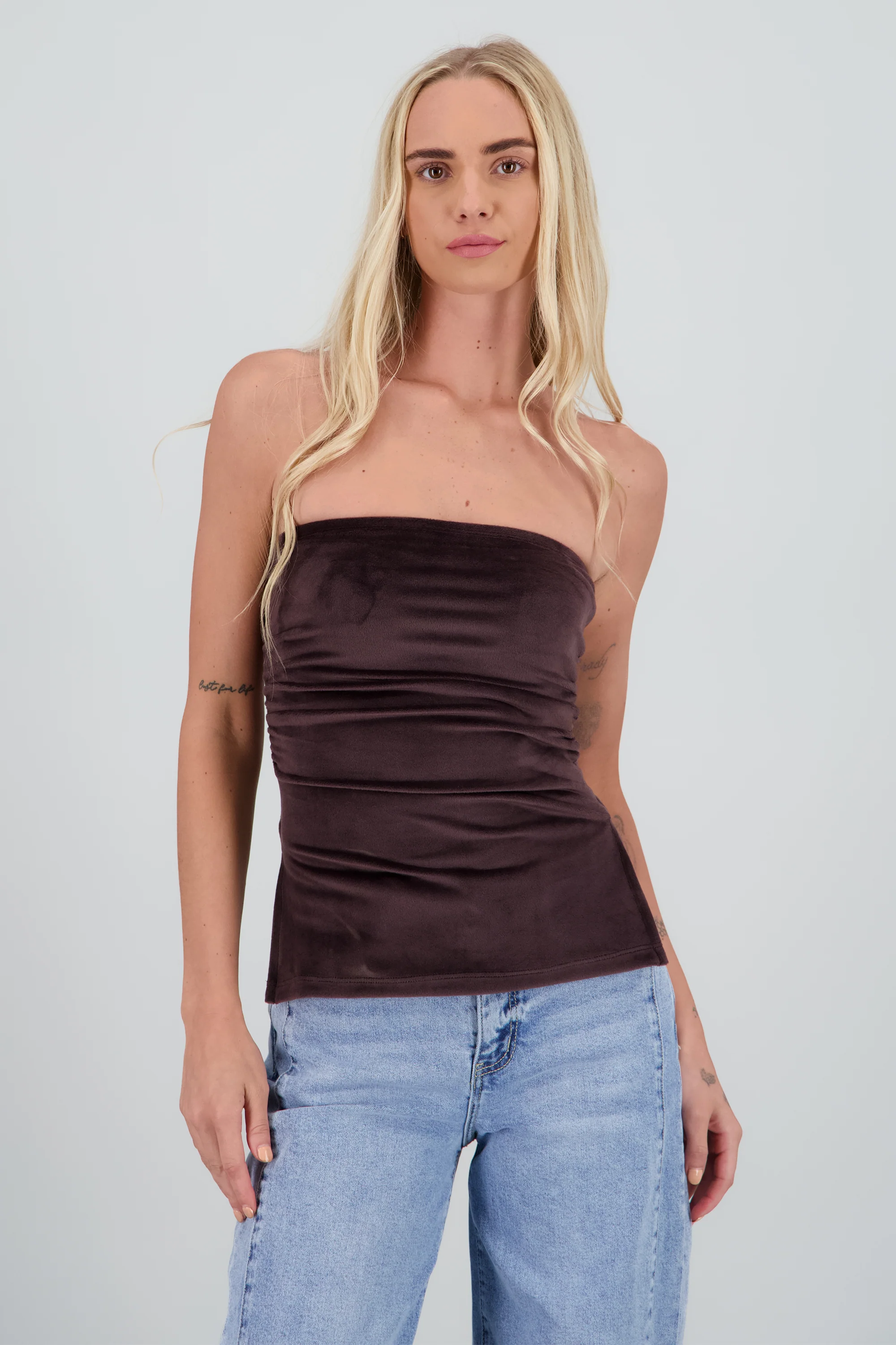 Top tubo velvet abertura detalle drapeado