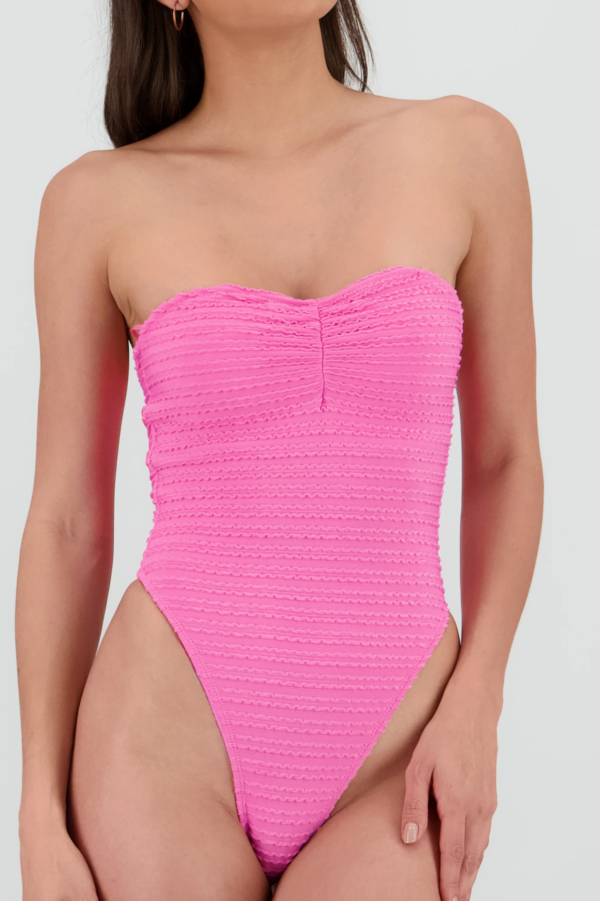 Traje de baño textura strapless - Image 5