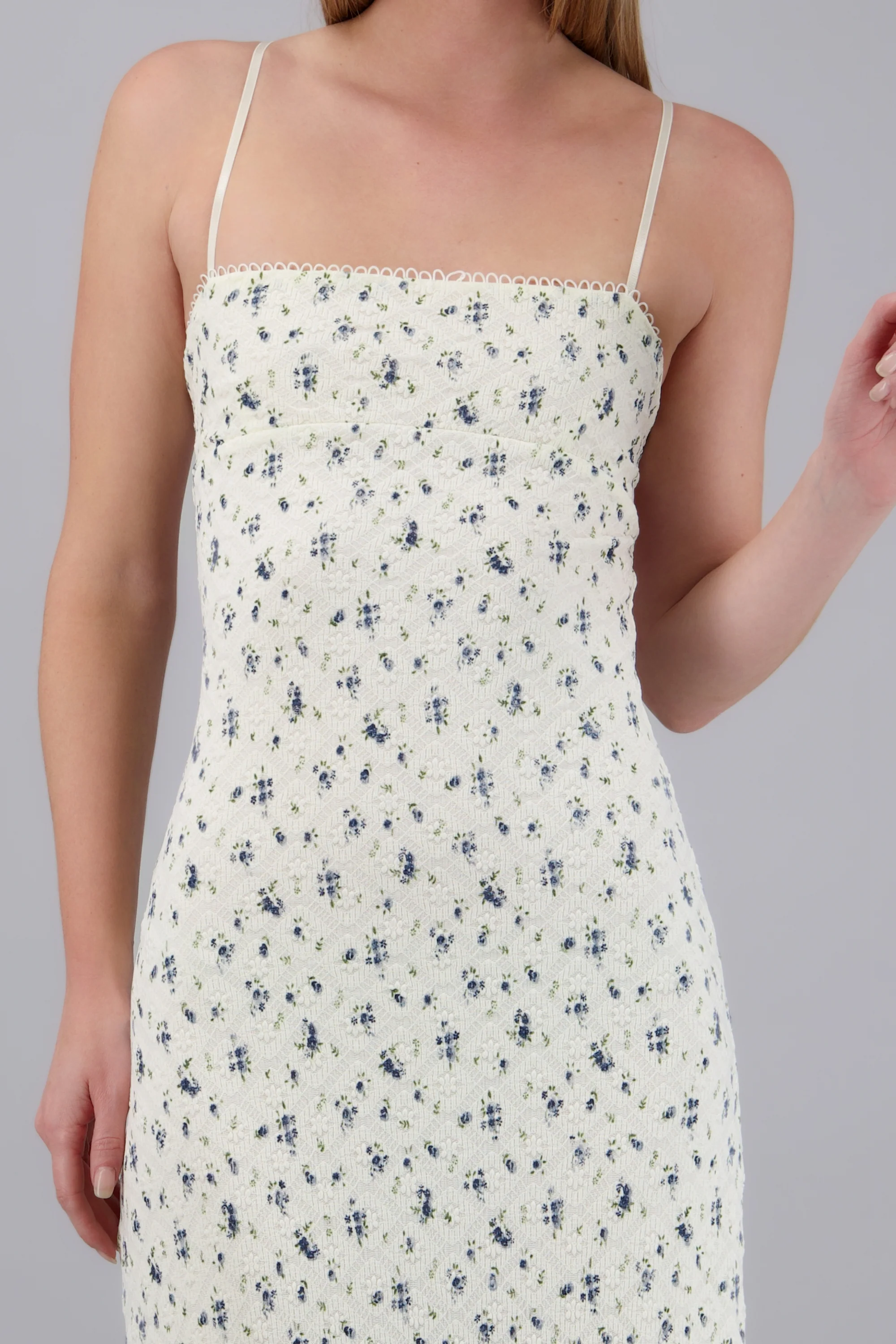 Vestido bodycon encaje y flores - Image 5