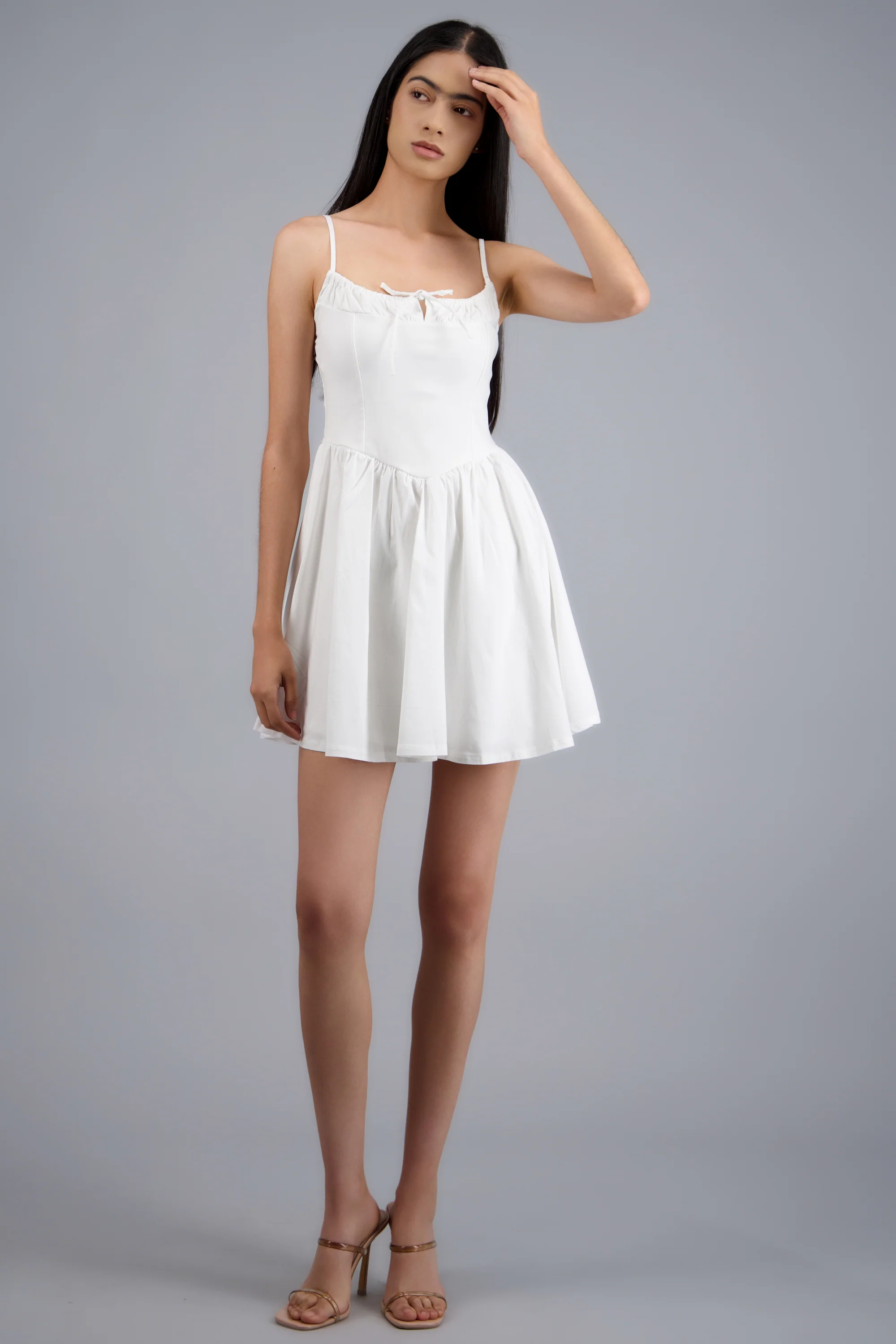 vestido corto escote recto