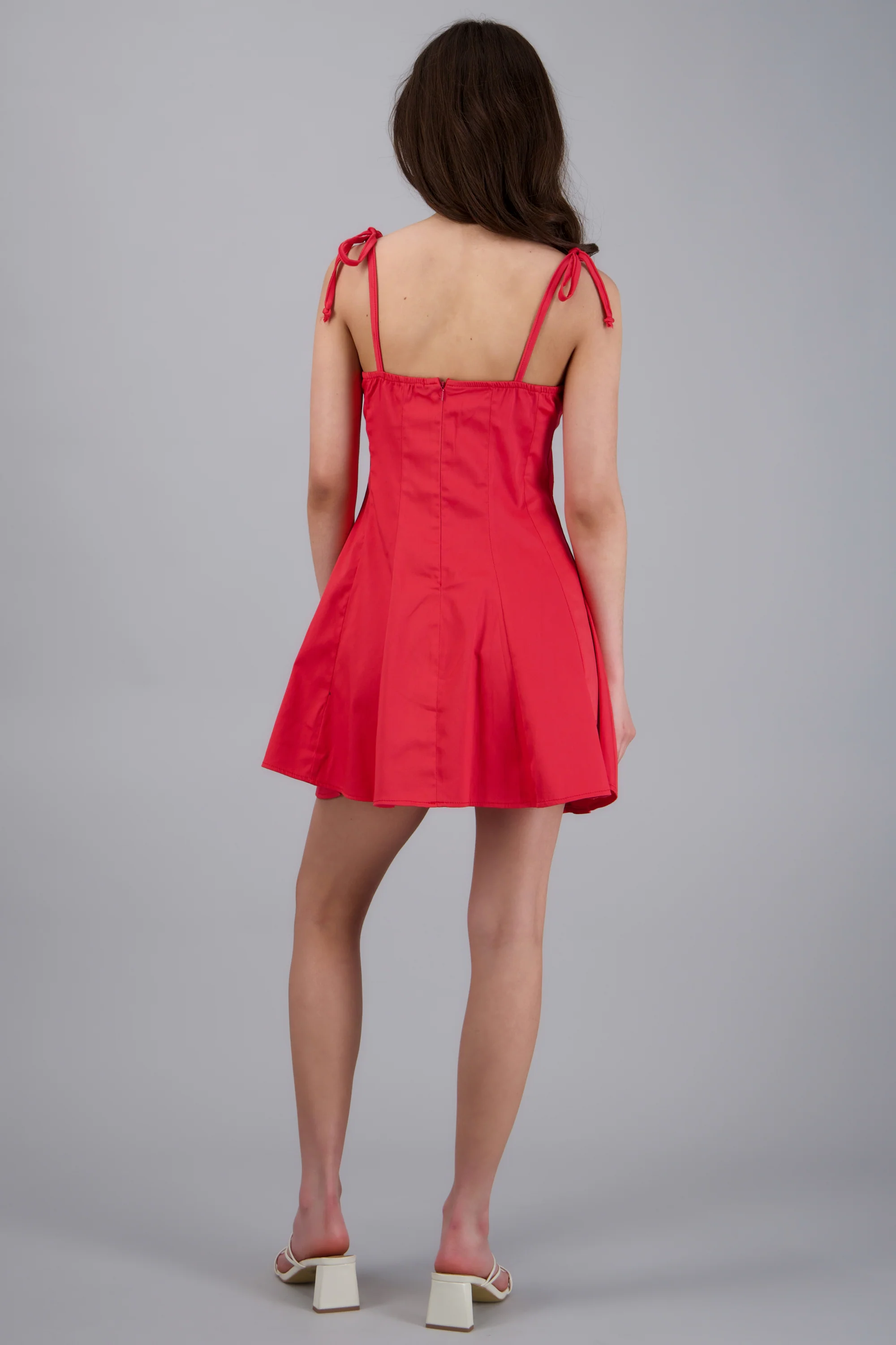 Vestido corto tirantes detalle escote - Image 4