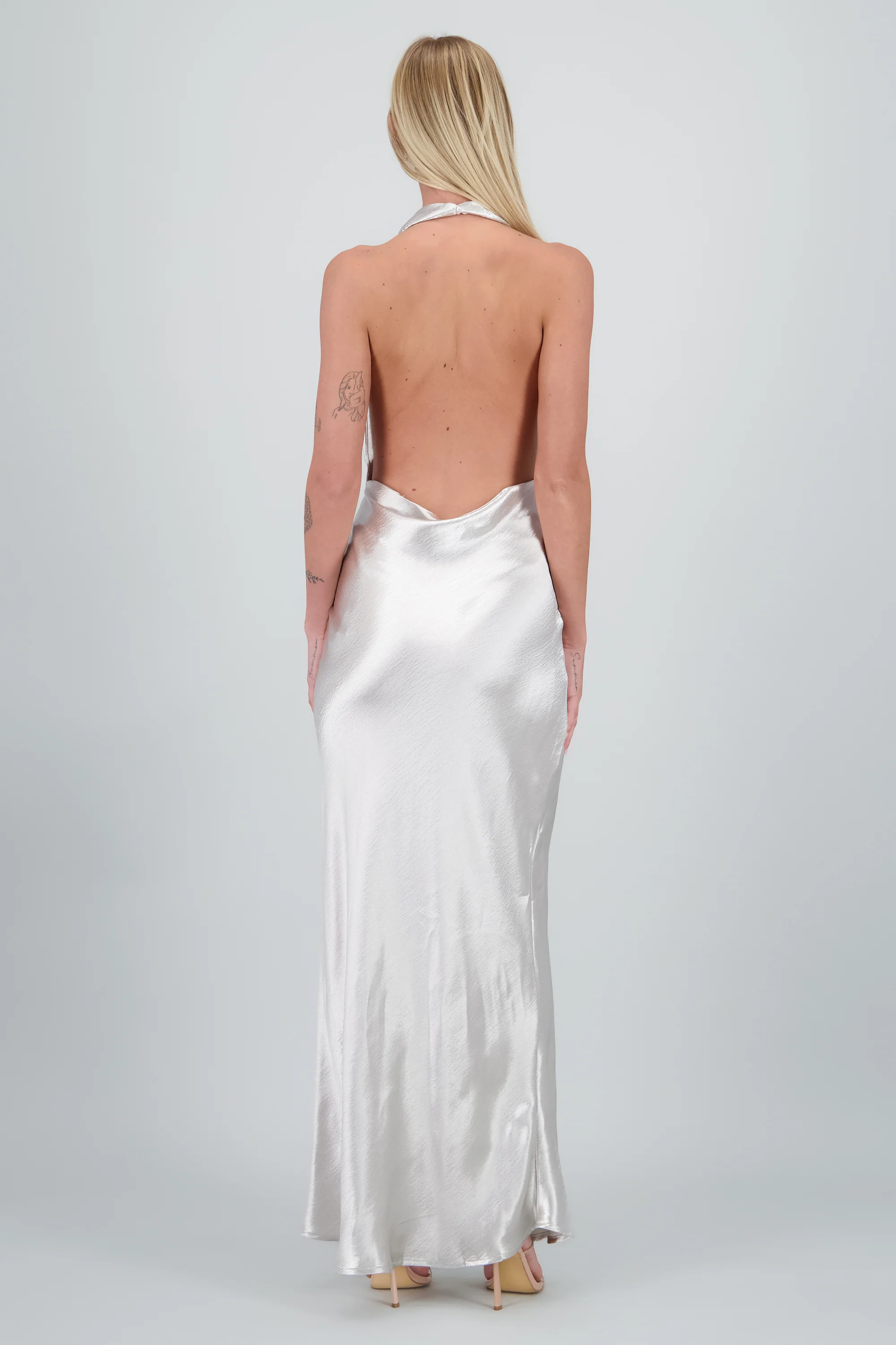 Vestido cuello cascada espalda abierta - Image 5