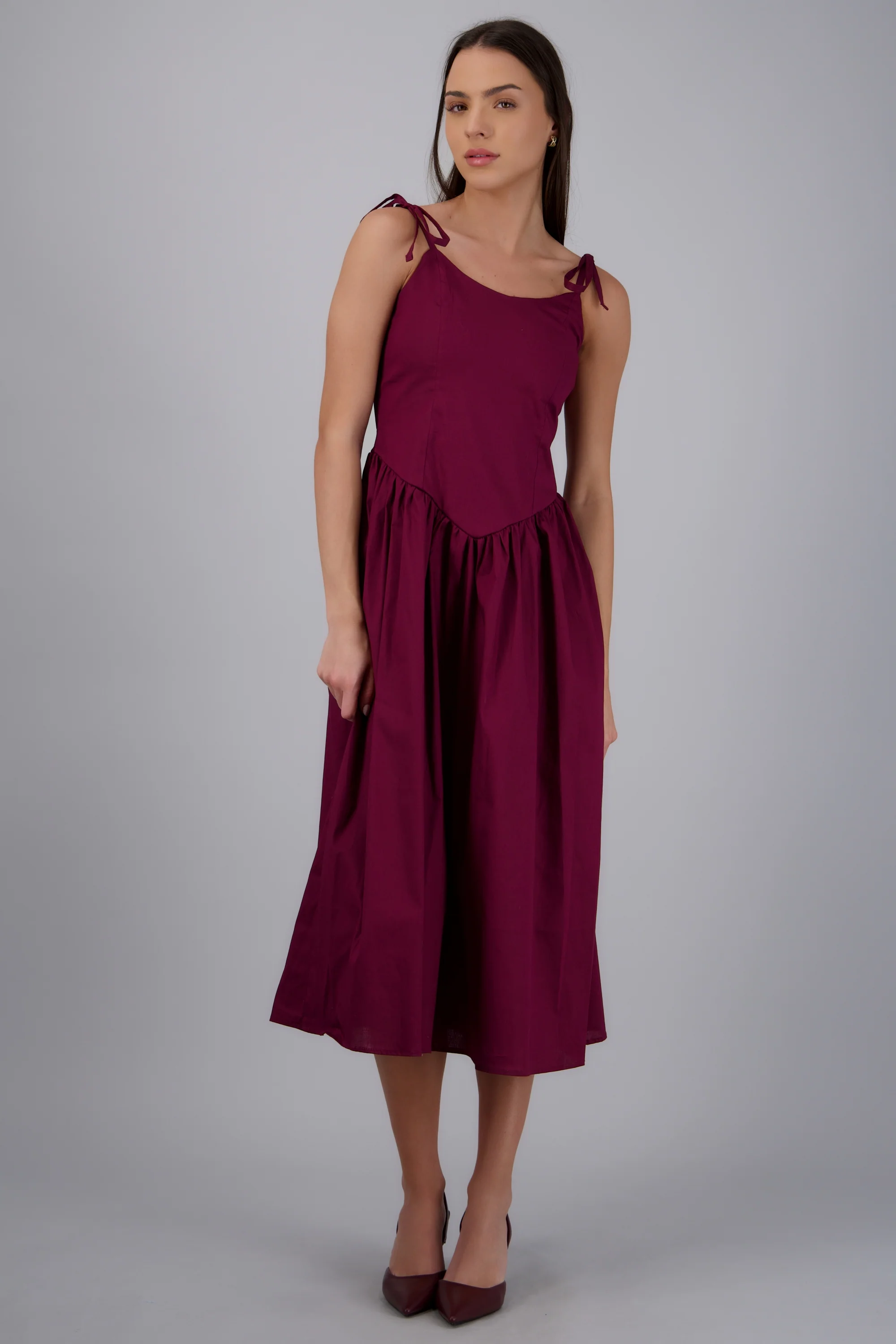 Vestido de tirantes corte en cintura