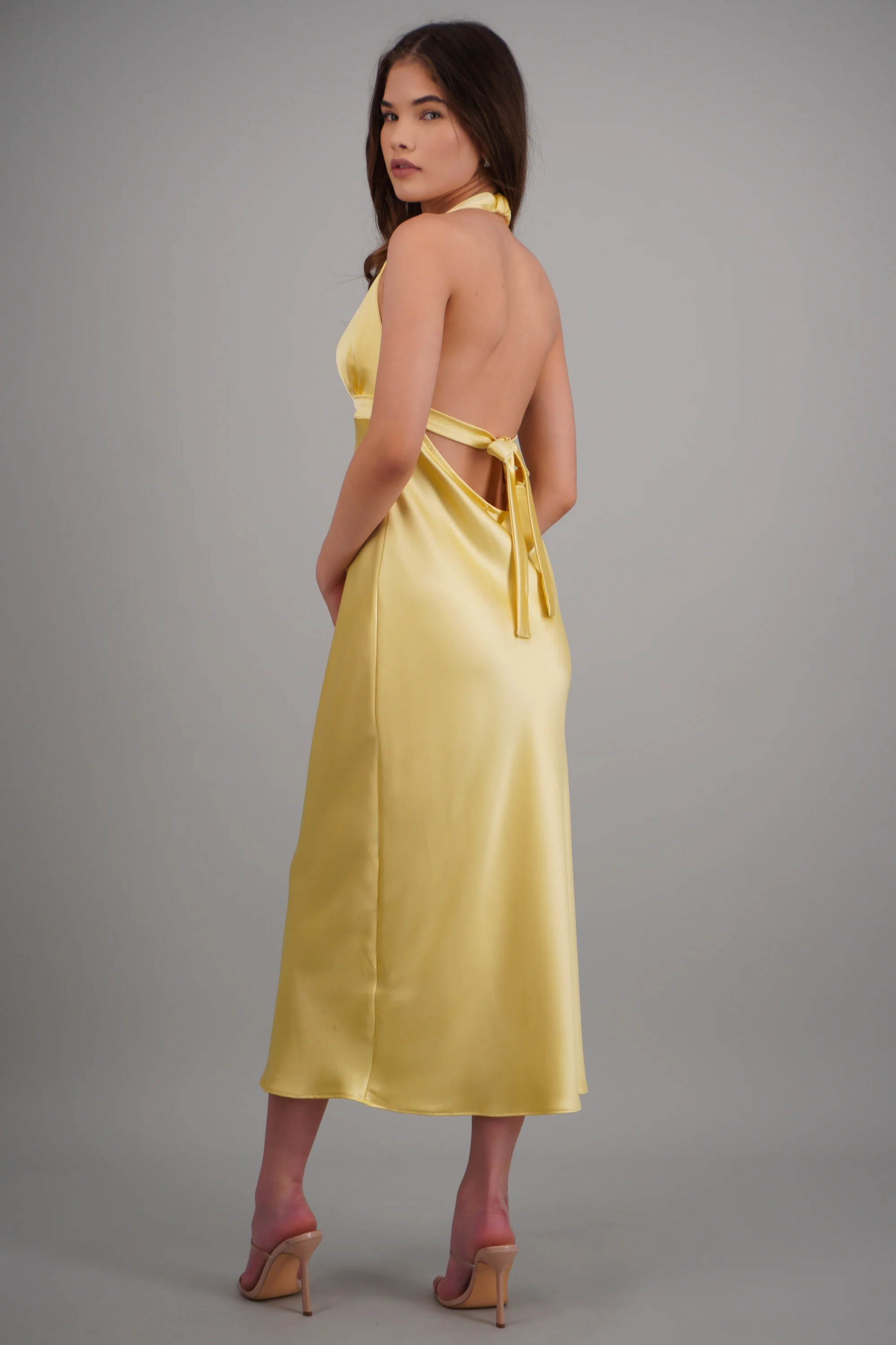 Vestido escote V satin amarre espalda - Image 5