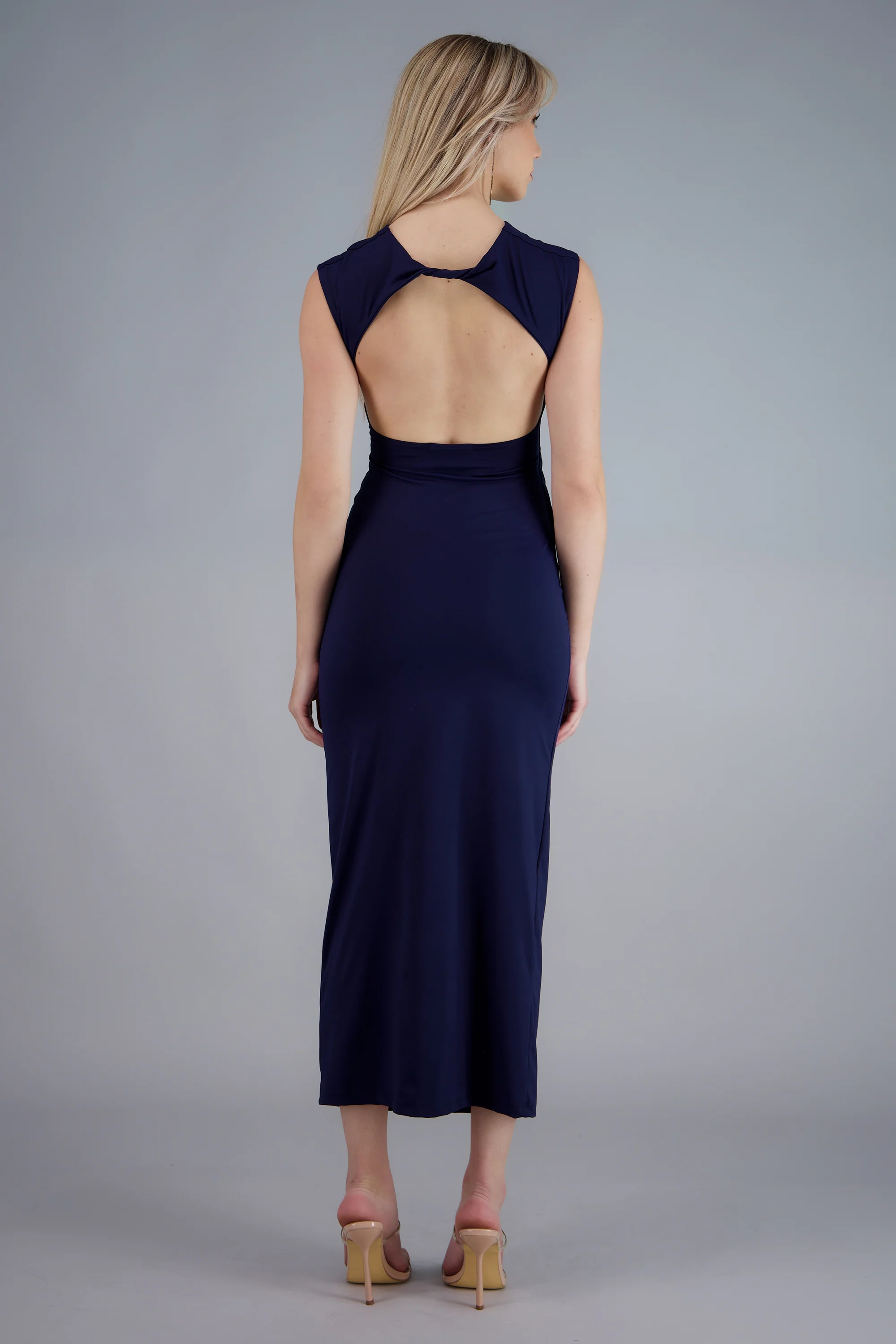 Vestido espalda descubierta detalle fruncido - Image 4