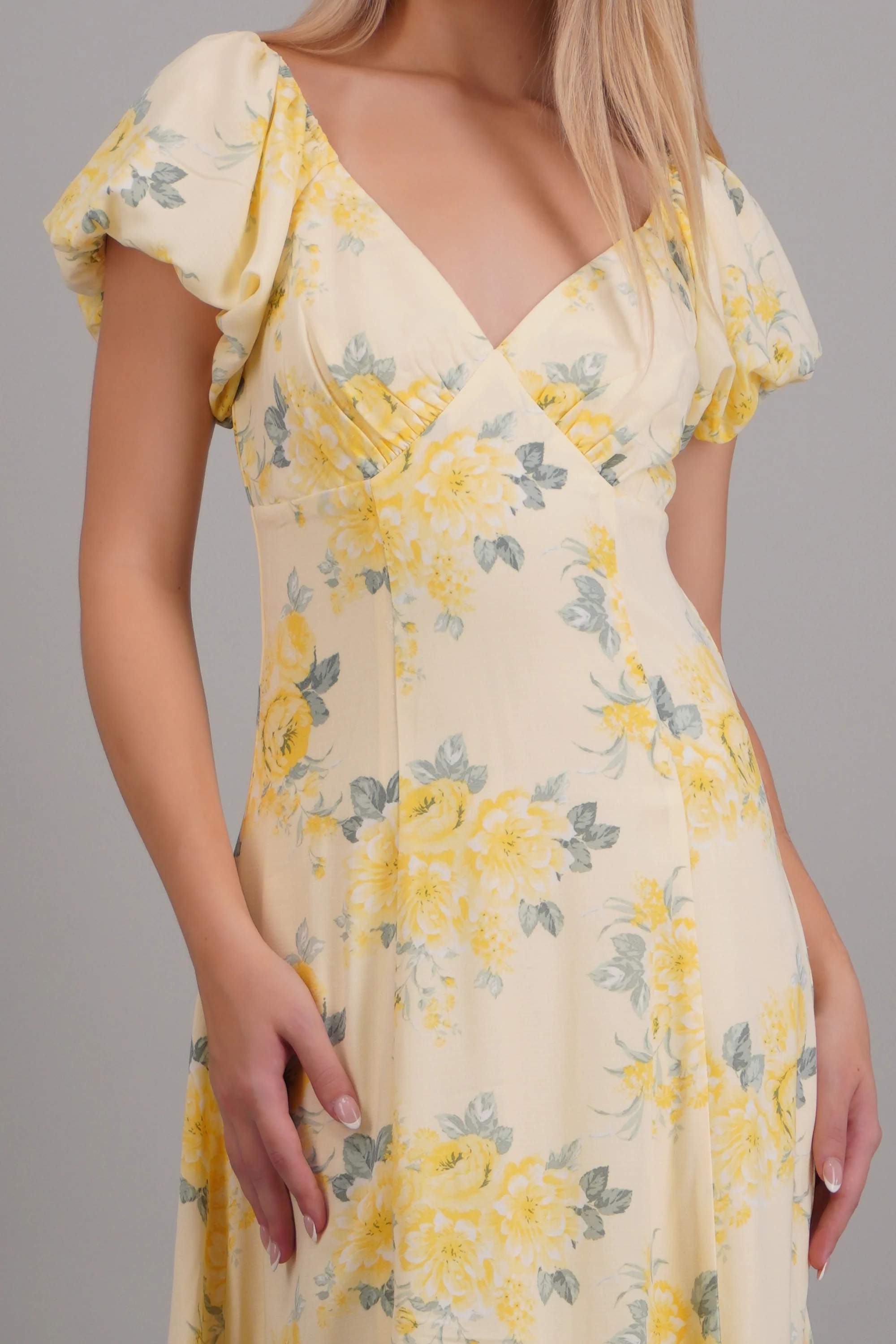 Vestido estampado flores cut out espalda - Image 5