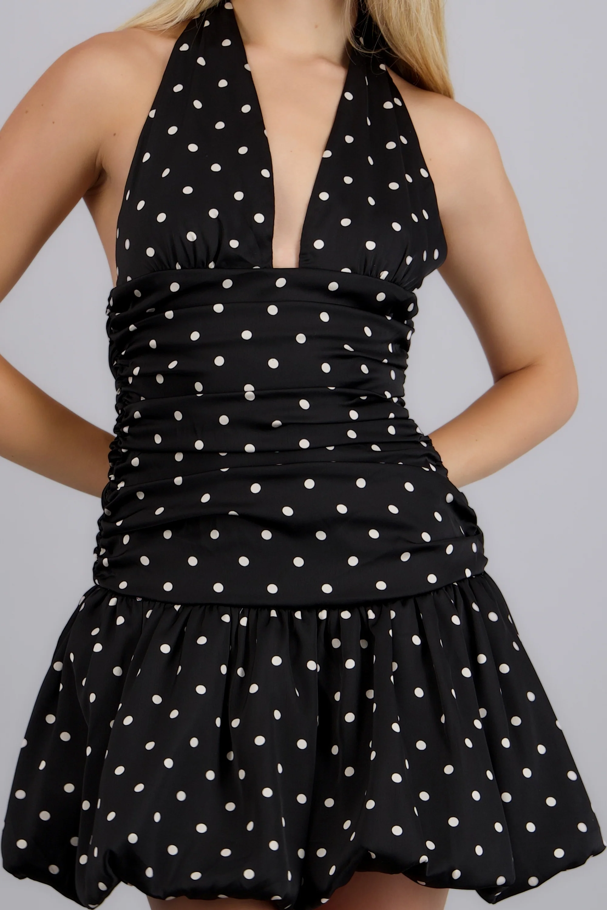 Vestido halter polka dots satin - Image 5
