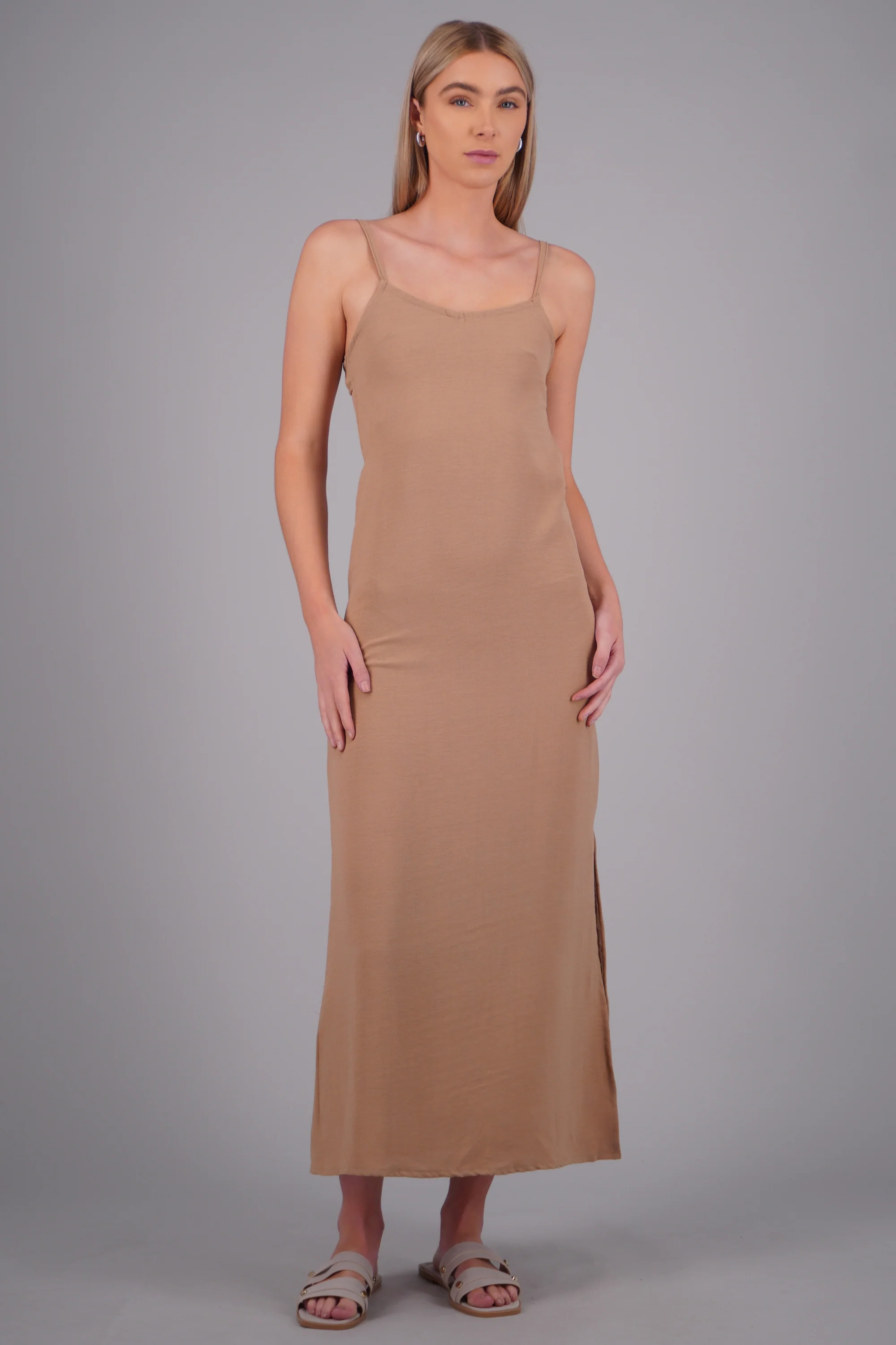 Vestido liso maxi de tirantes
