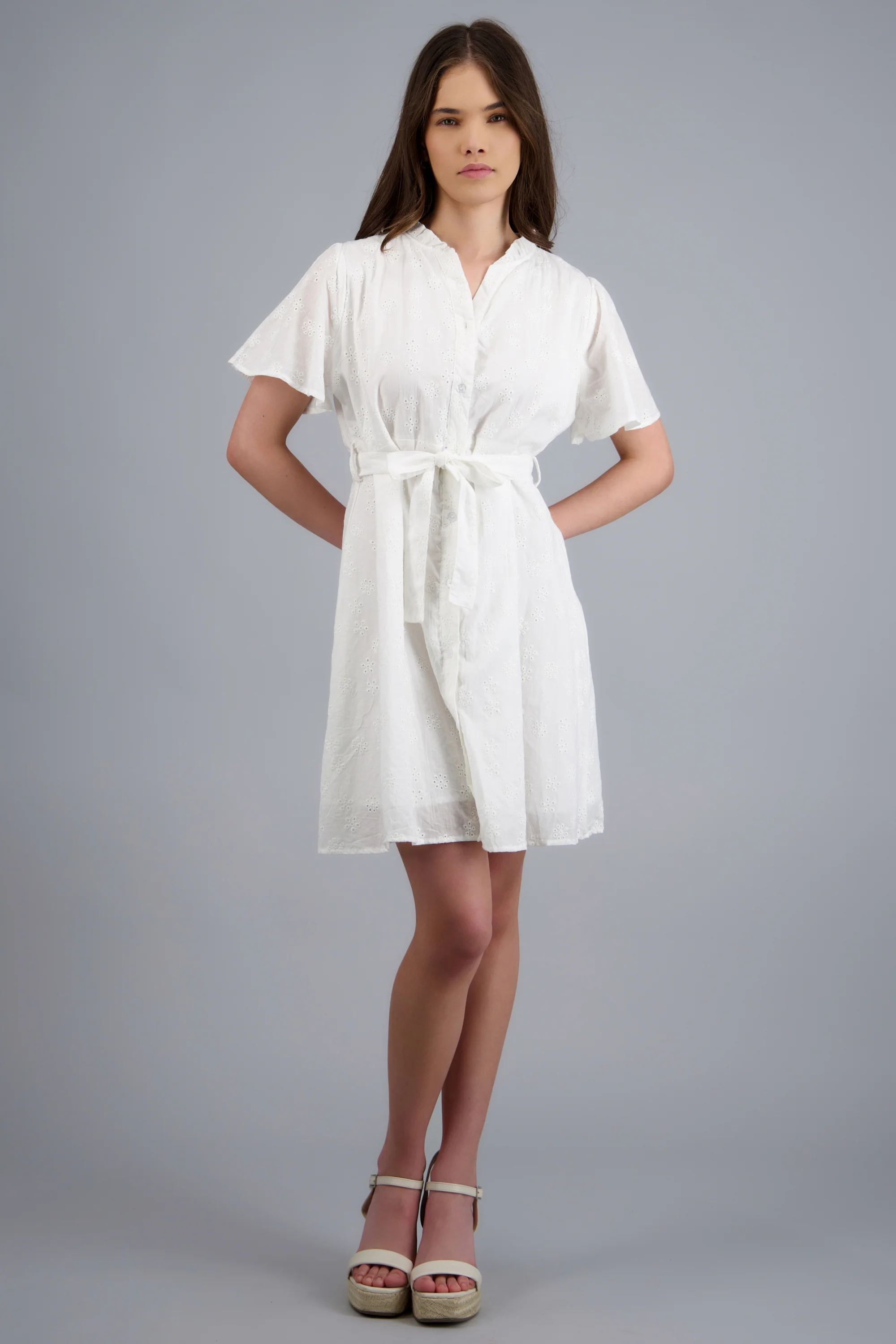 Vestido manga corta detalle cinturon eyelet