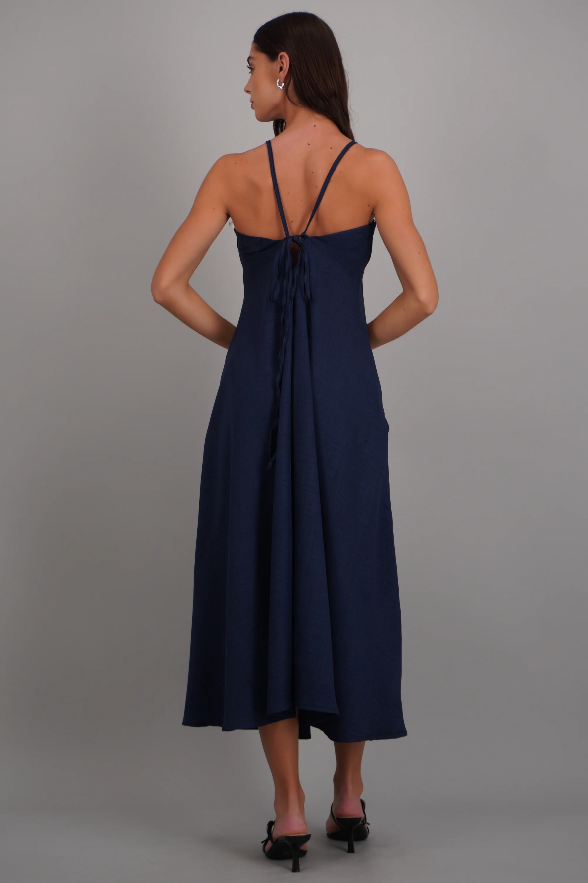Vestido maxi amplio detalle tirantes - Image 4