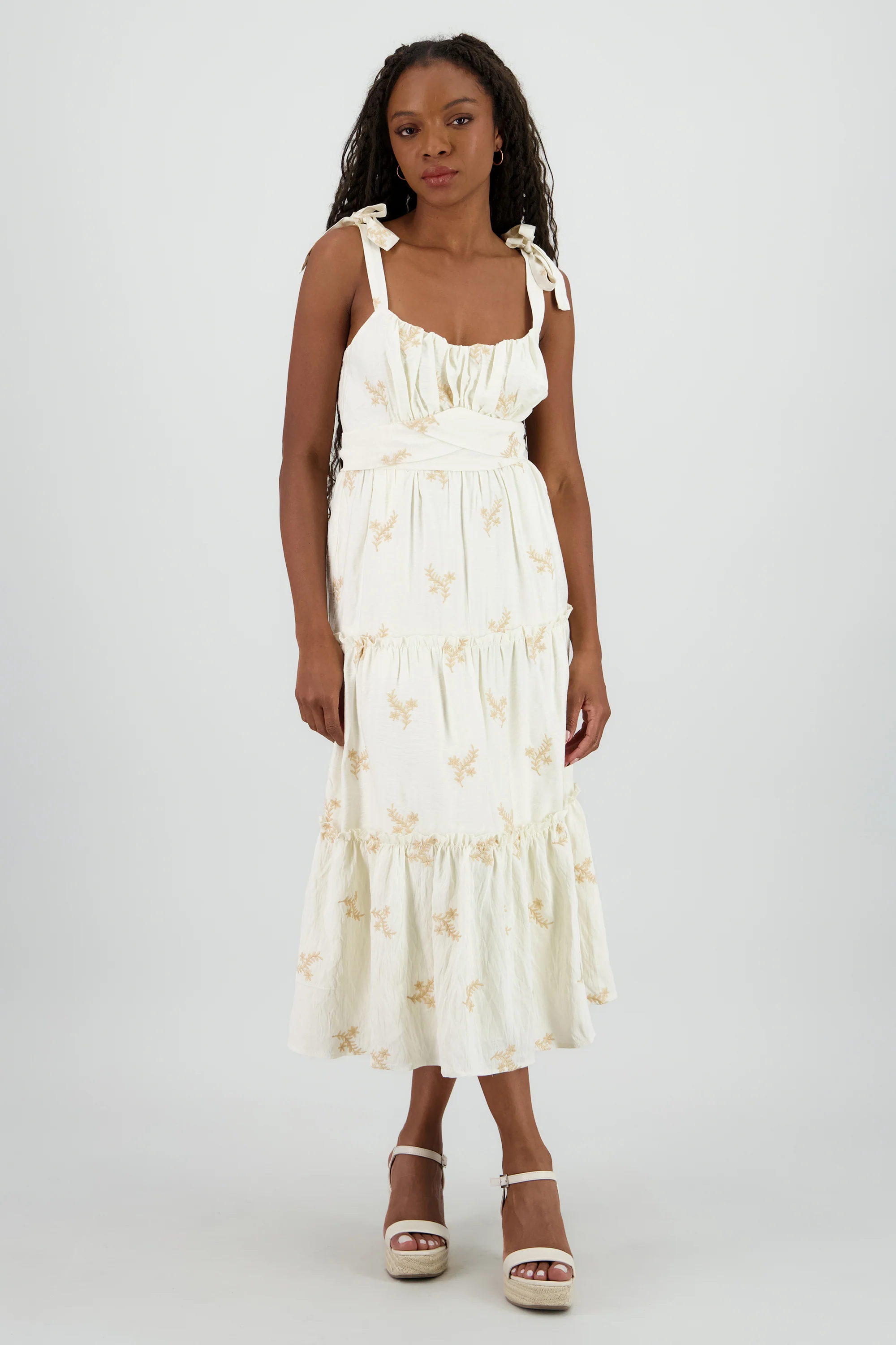Vestido maxi con bordado de flores