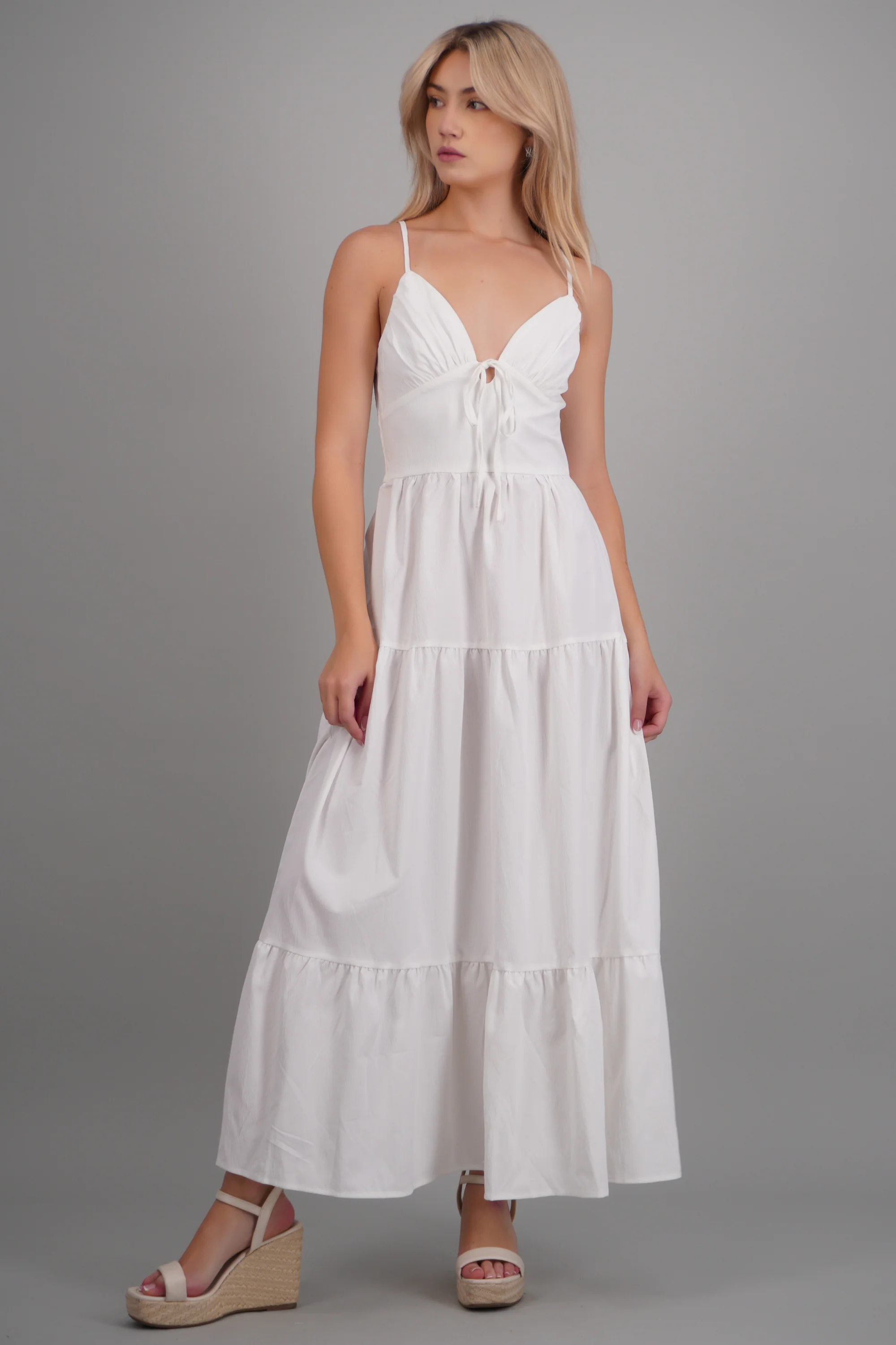 Vestido maxi cortes tirantes