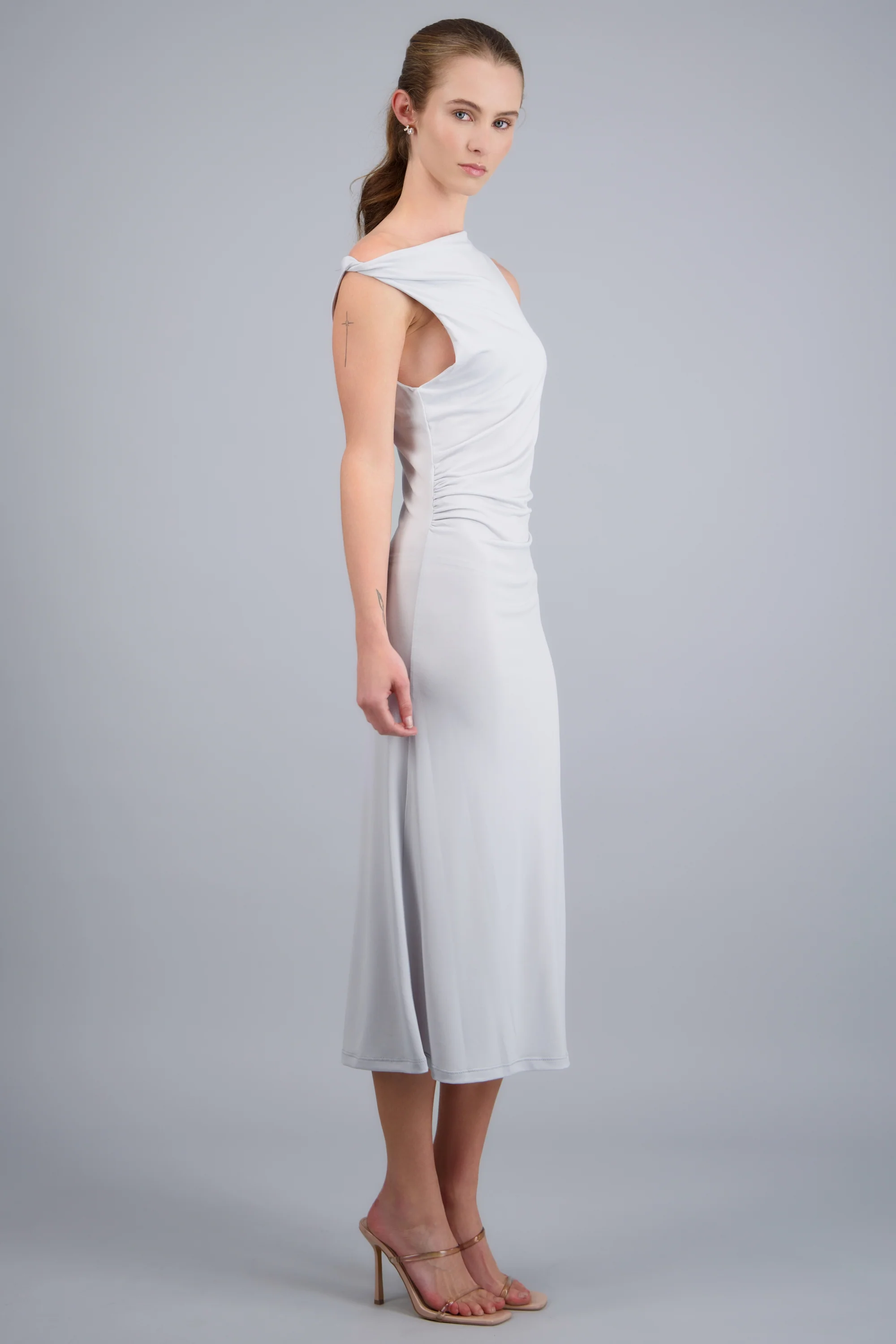 Vestido maxi escote drapeado cuello torcido - Image 3