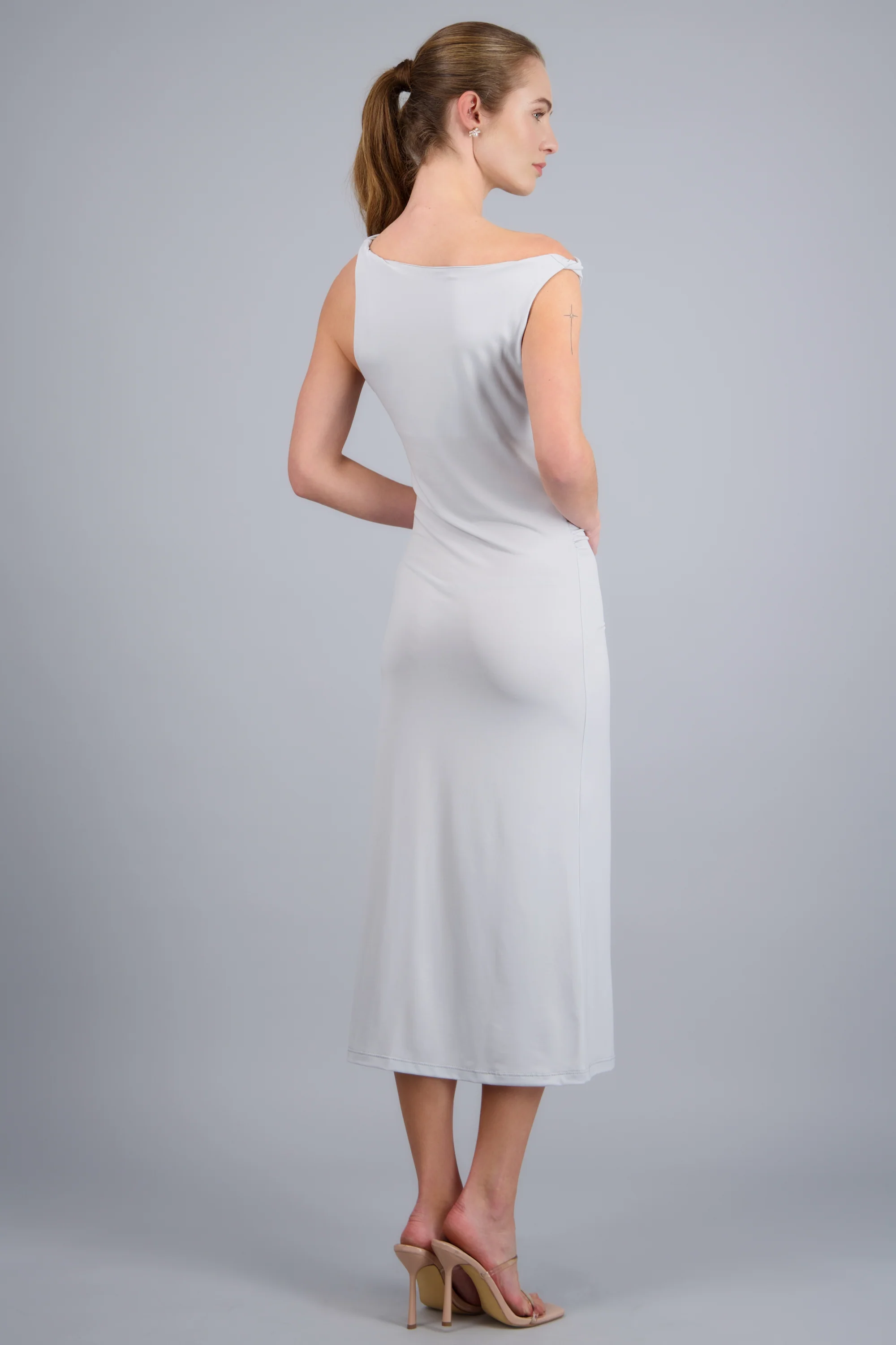Vestido maxi escote drapeado cuello torcido - Image 4