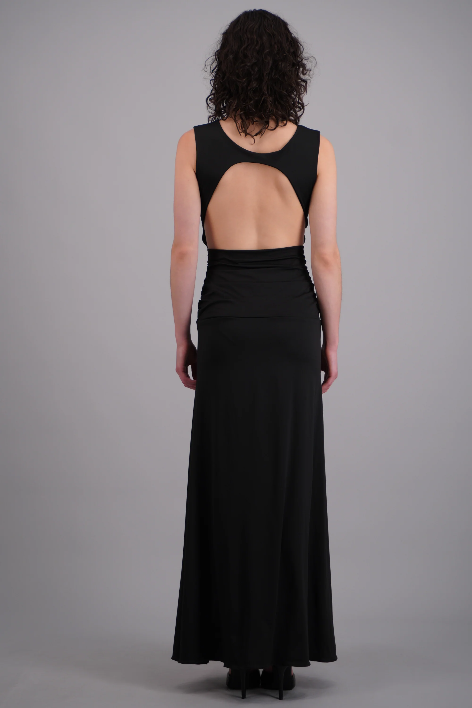 Vestido maxi escote V espalda descubierta - Image 4