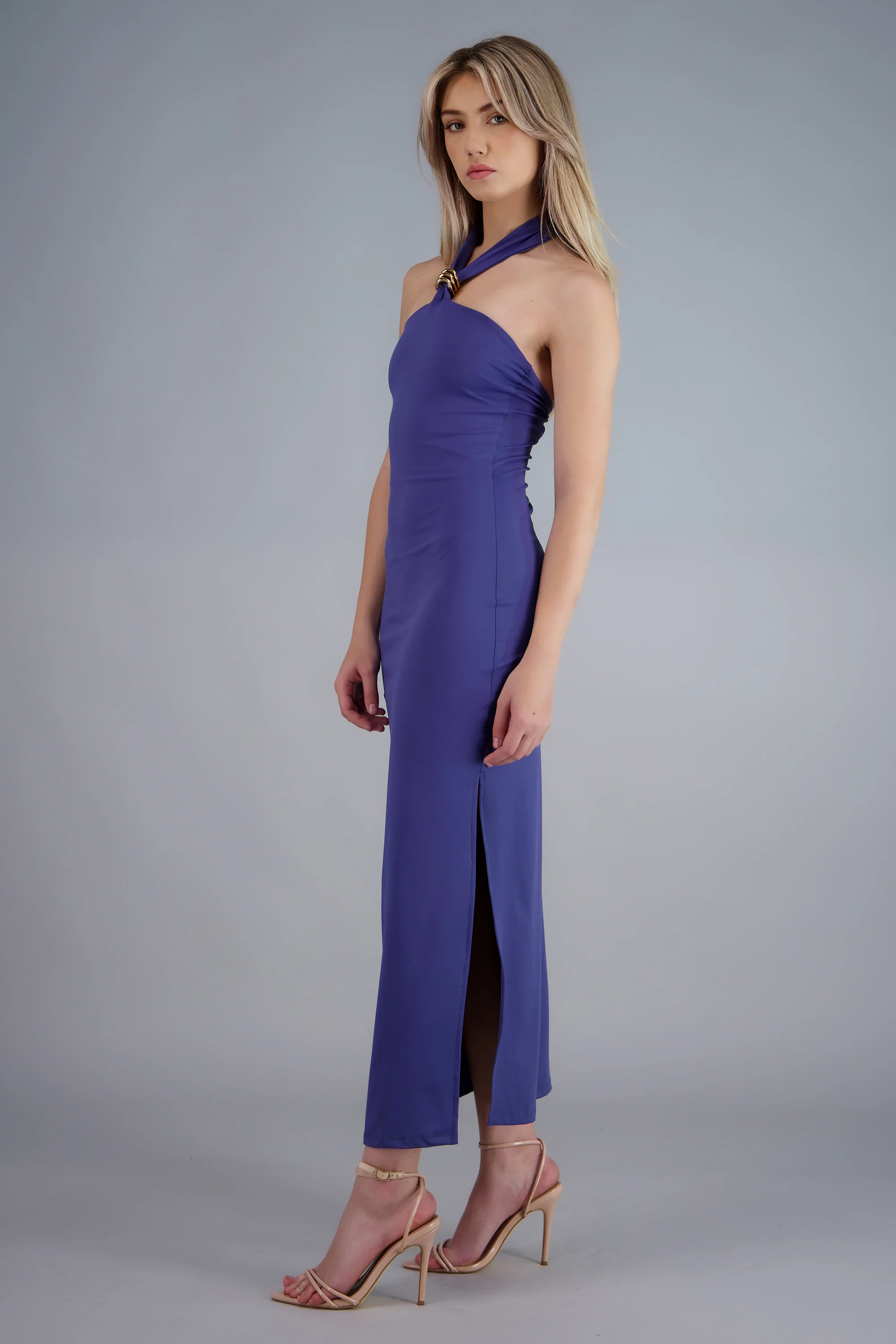 Vestido maxi halter con detalle de aro - Image 3