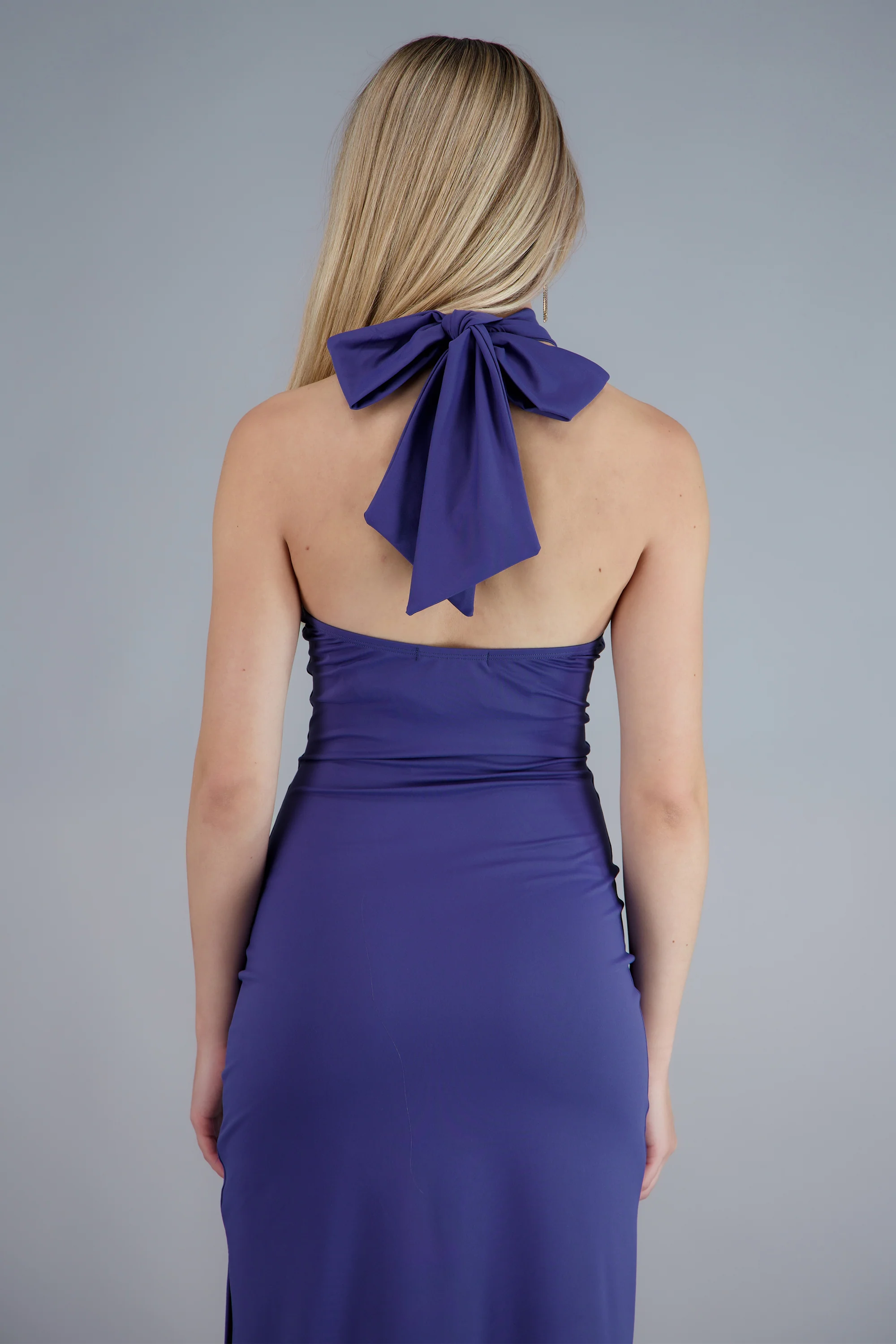 Vestido maxi halter con detalle de aro - Image 4