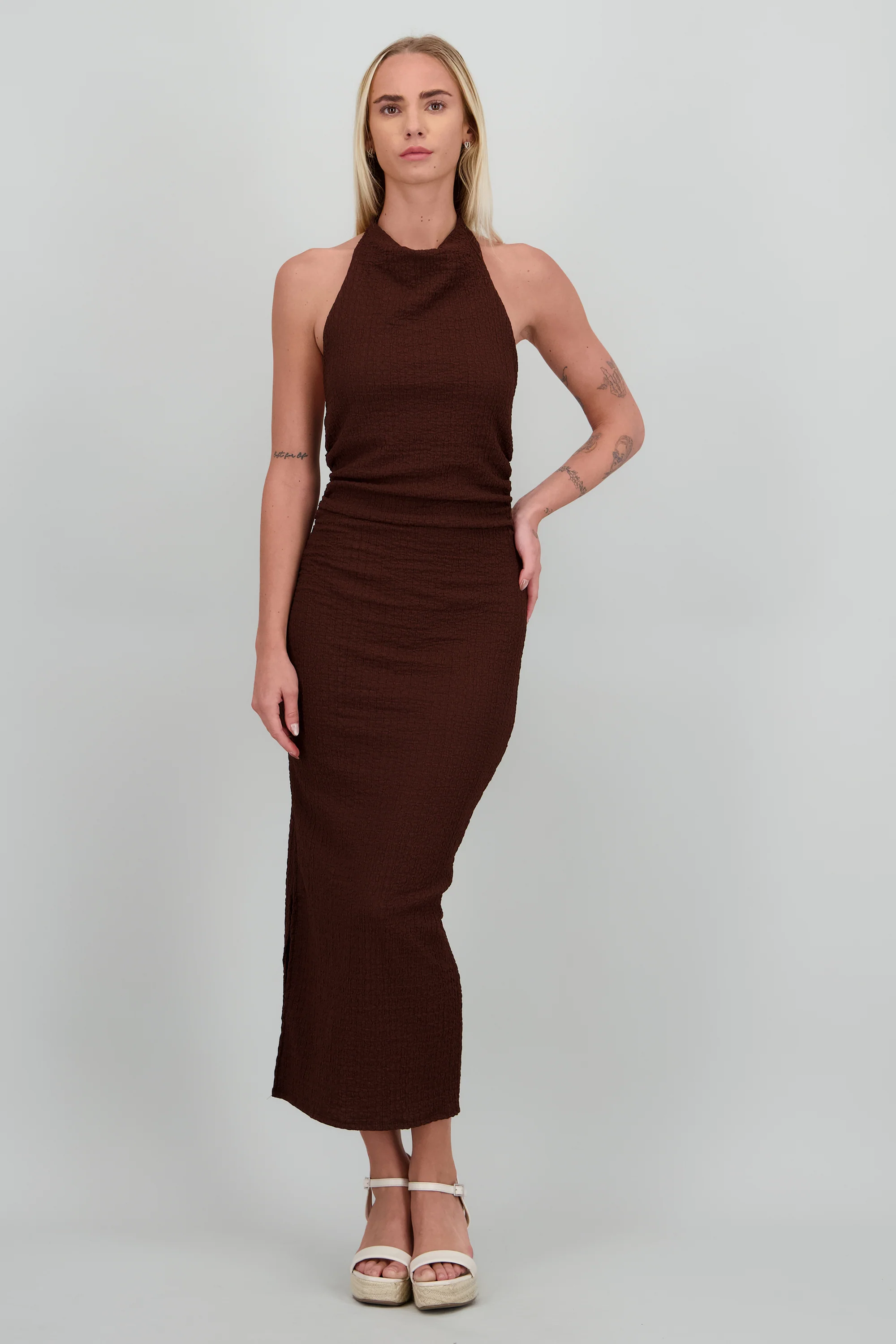 Vestido maxi halter con textura - Image 2
