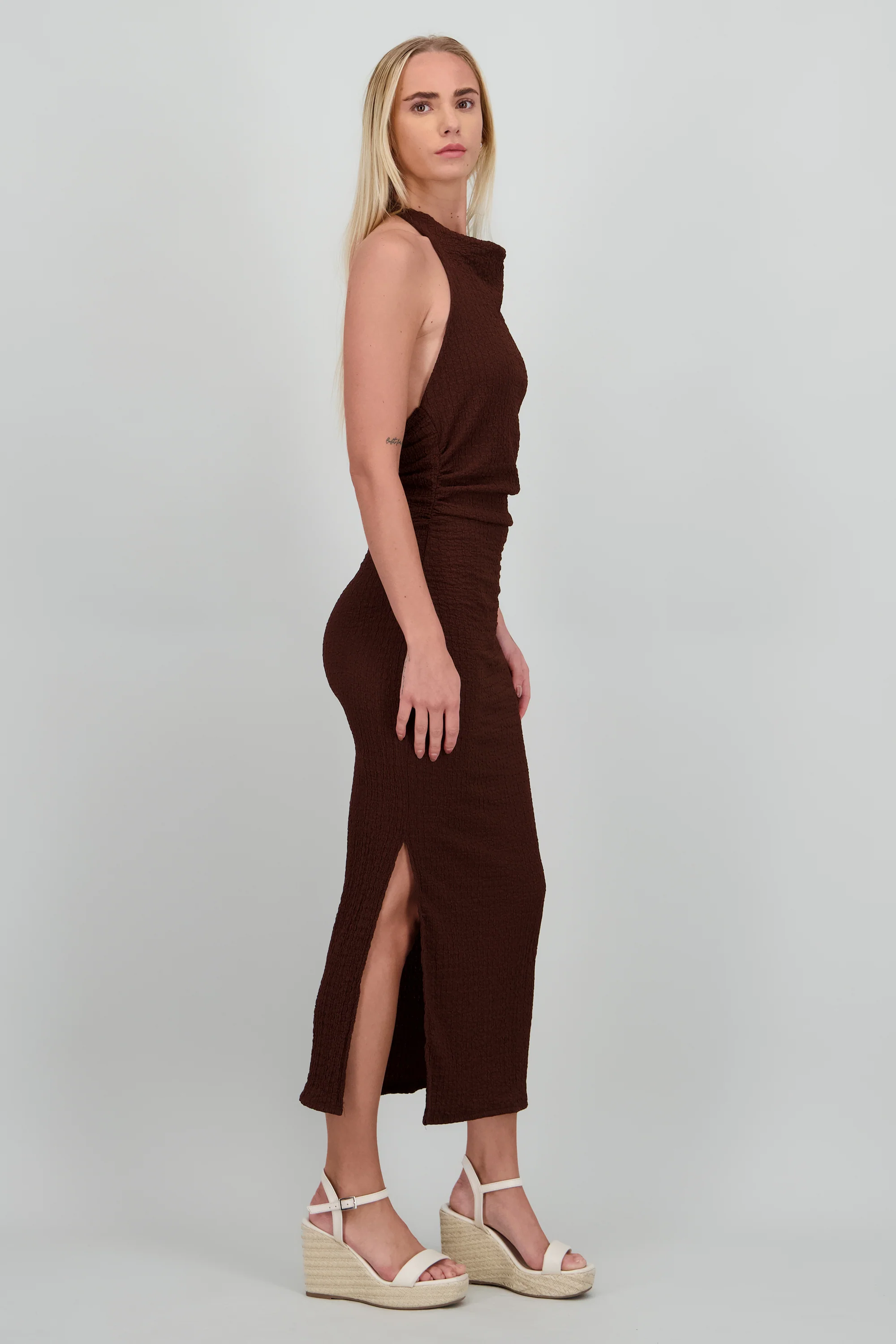 Vestido maxi halter con textura - Image 3