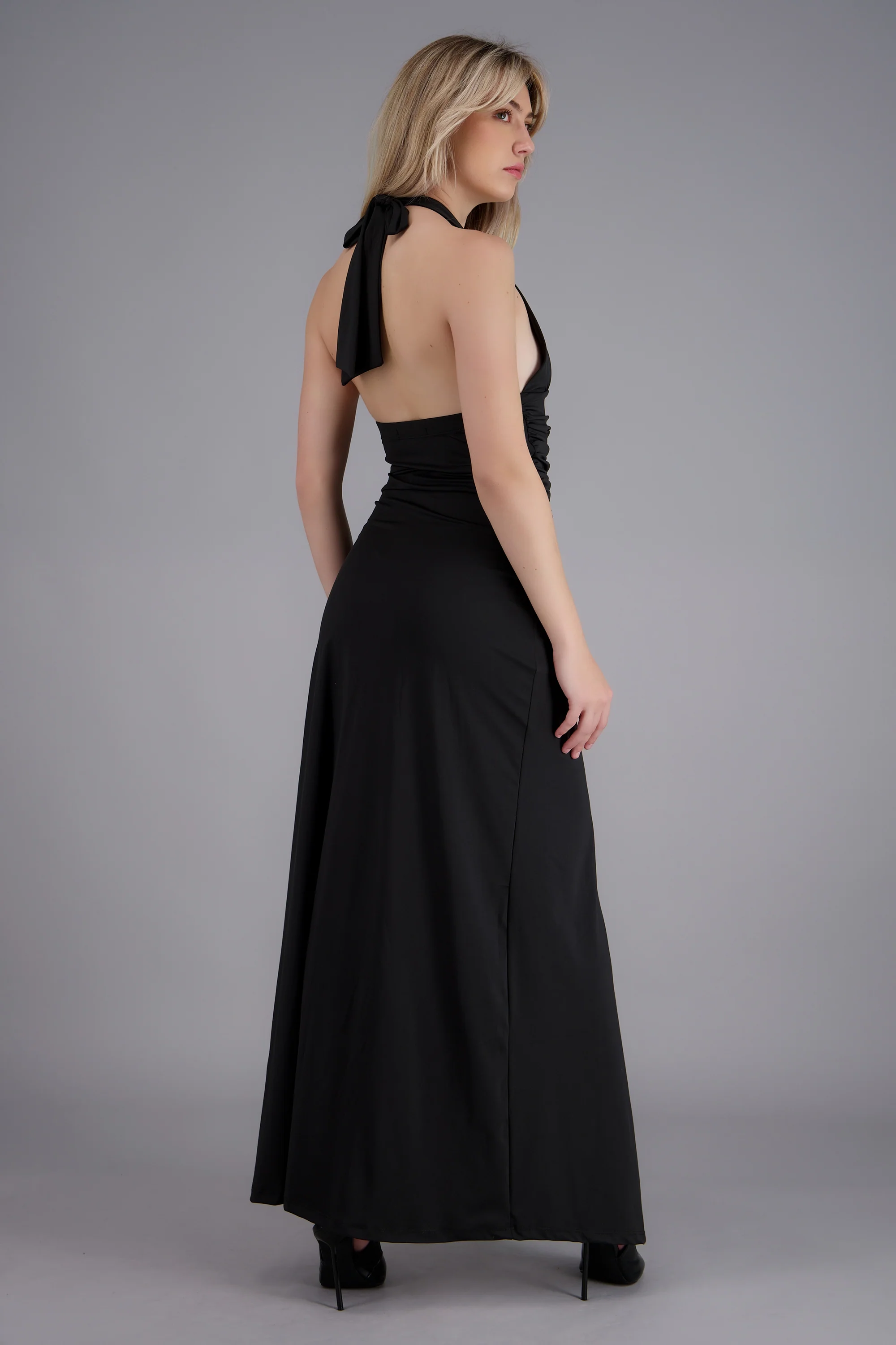 Vestido maxi halter detalle drapeado - Image 4