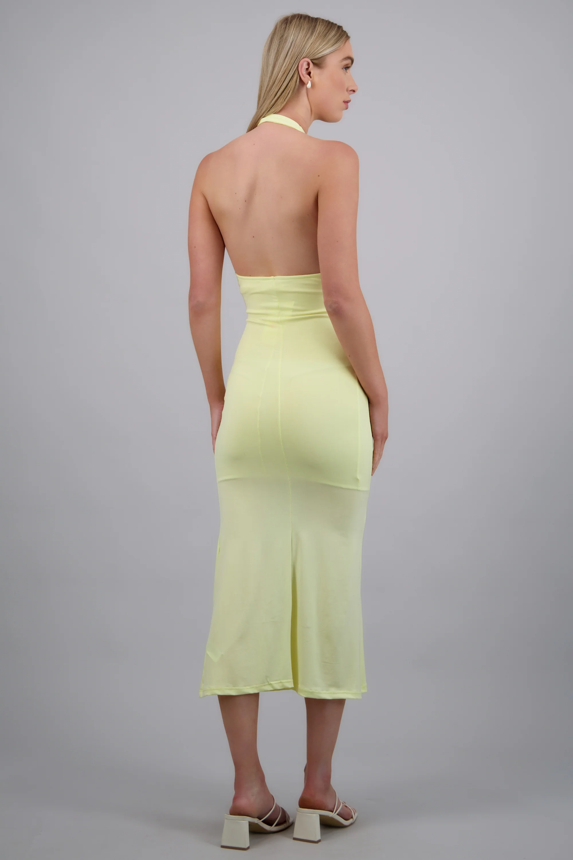 Vestido maxi halter escote columpio - Image 4