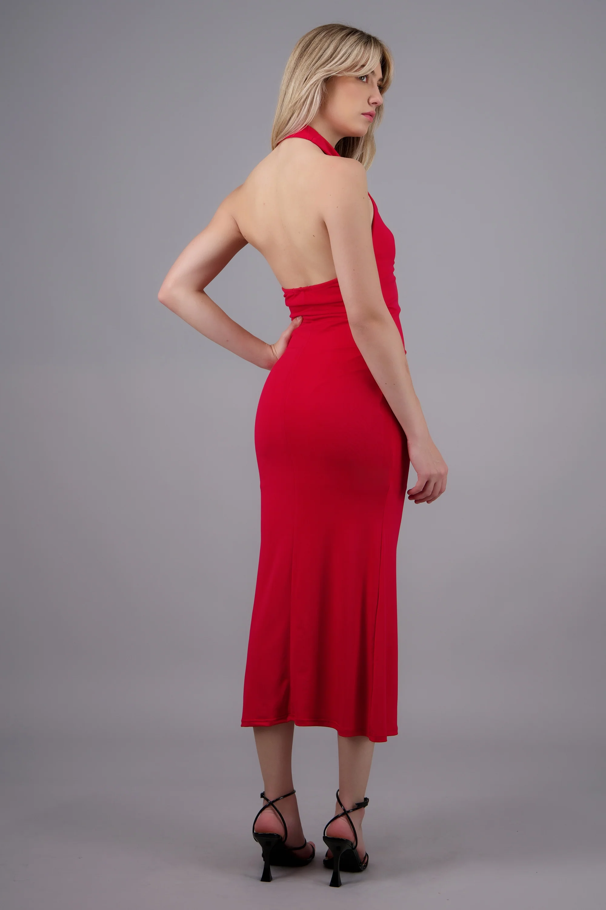 Vestido maxi halter escote columpio - Image 4