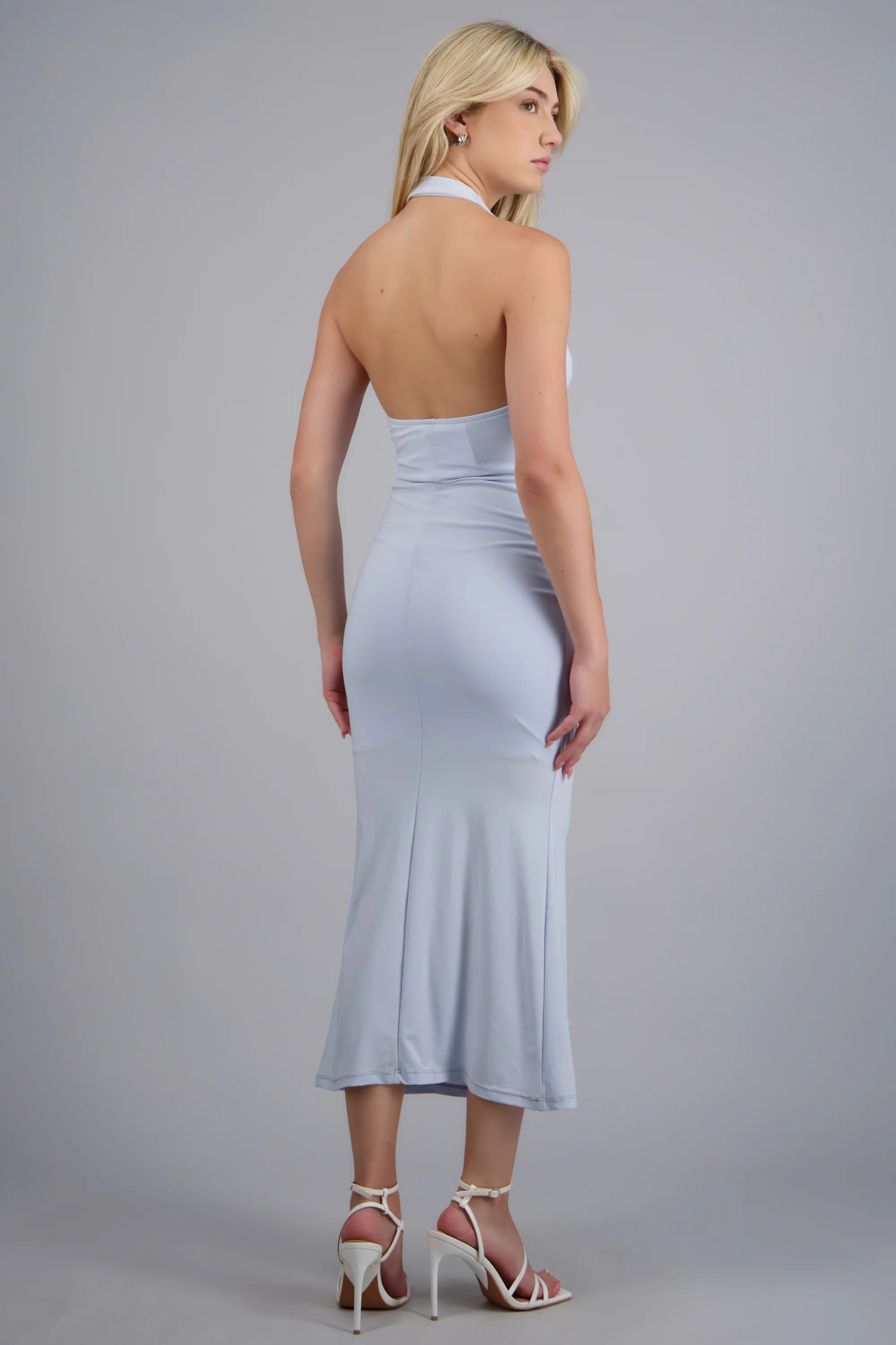 Vestido maxi halter escote columpio - Image 4