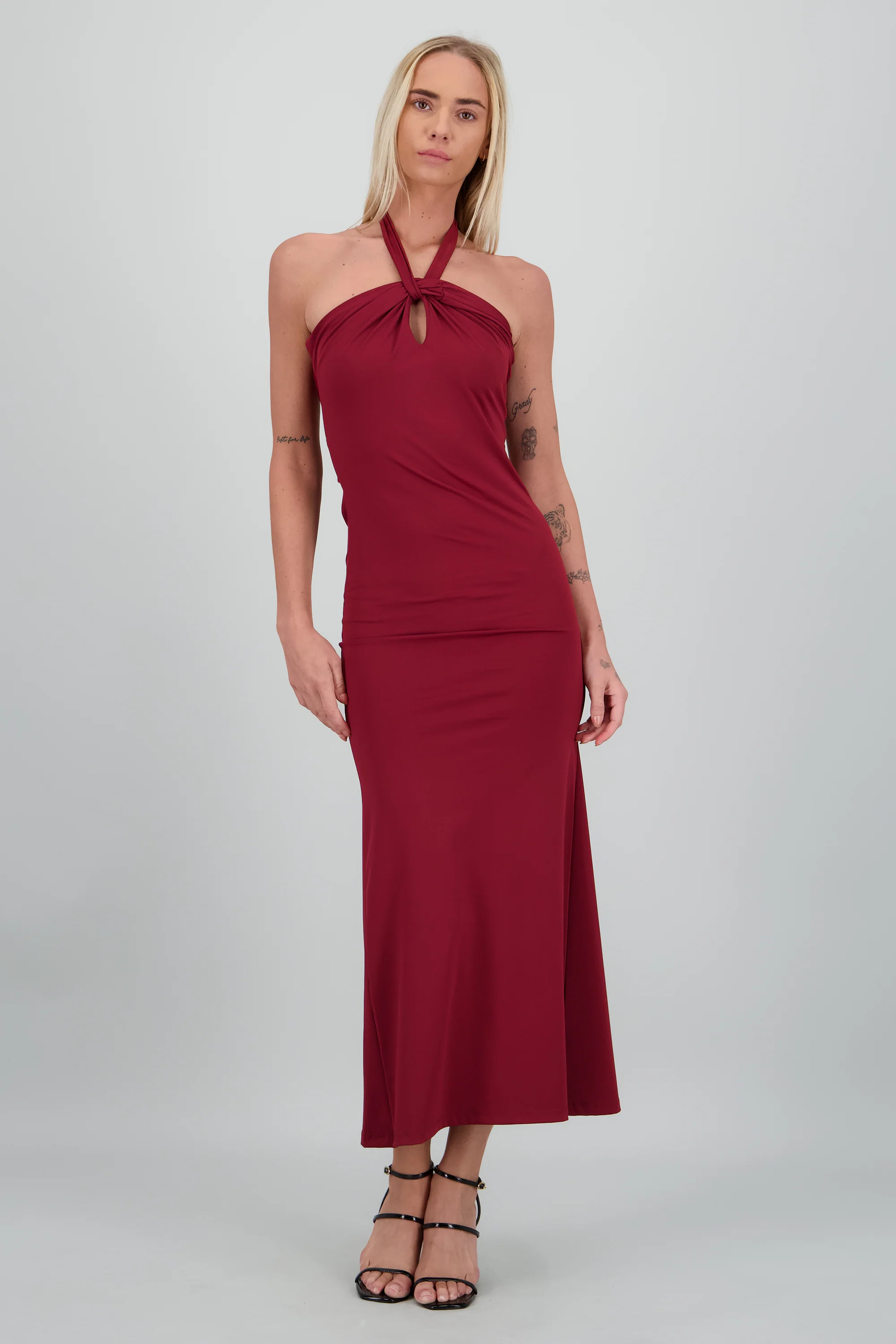 Vestido maxi halter nudo espalda