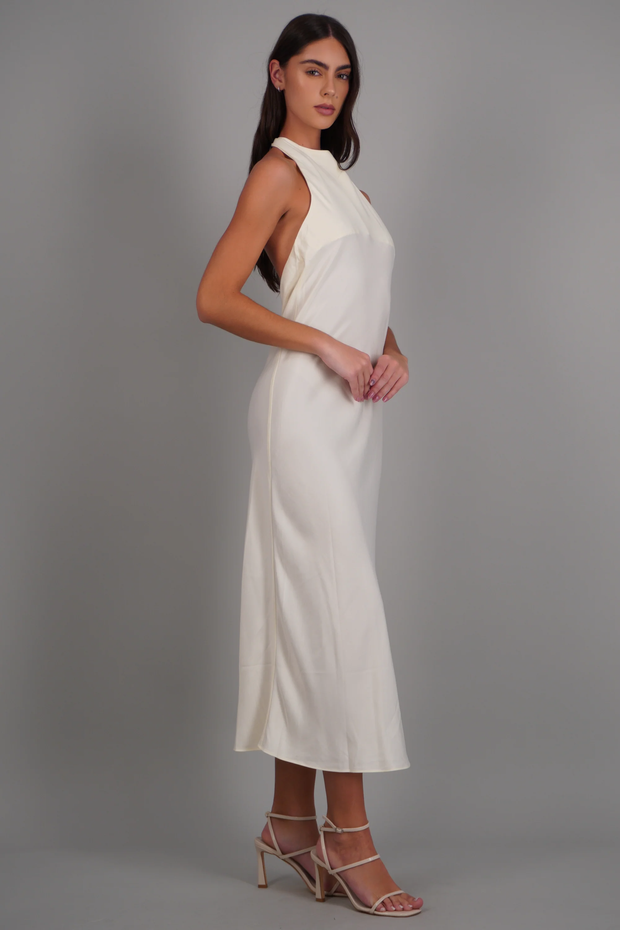 Vestido maxi halter satin fluido - Image 7