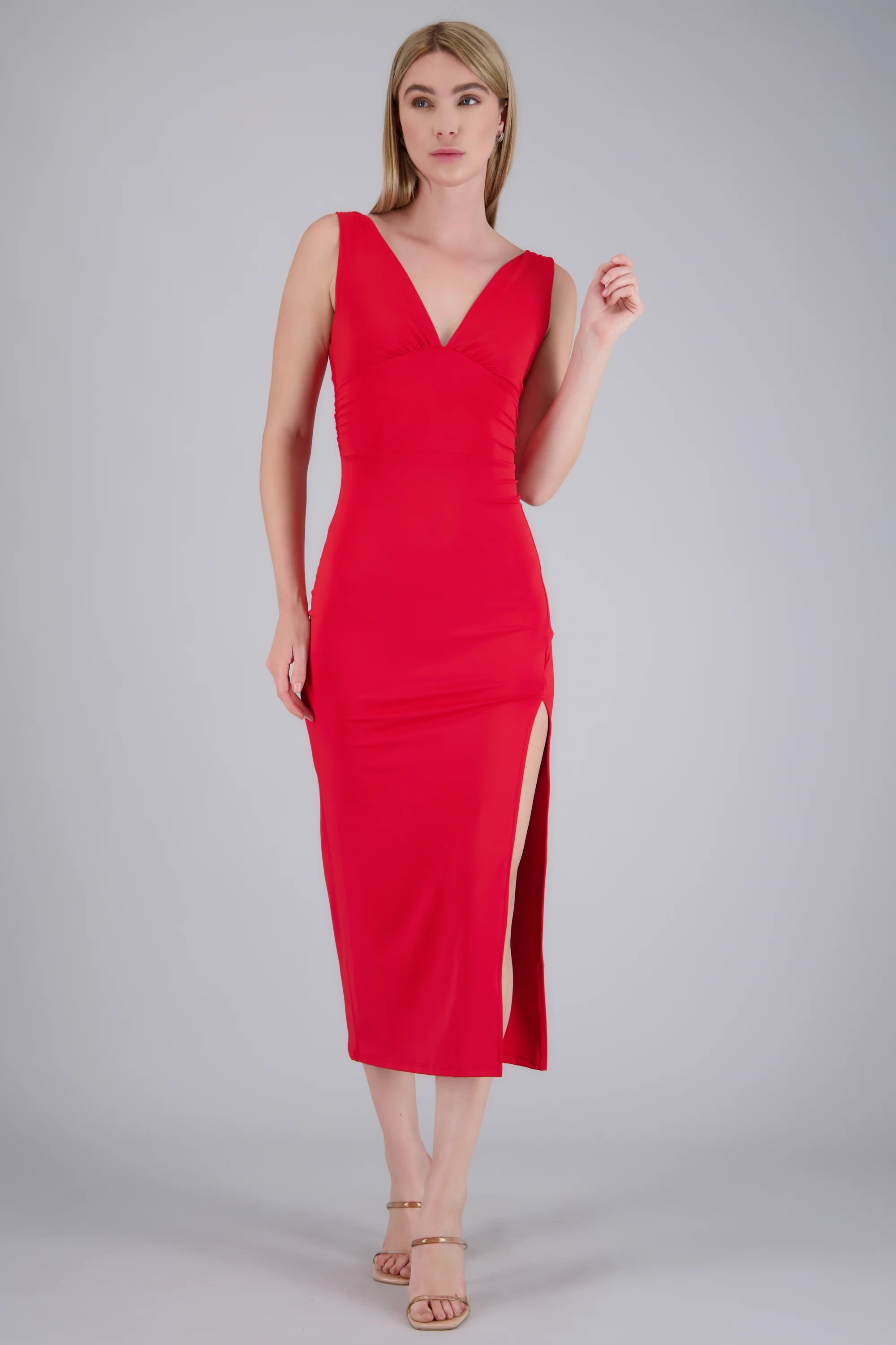 Vestido maxi plisado escote en v