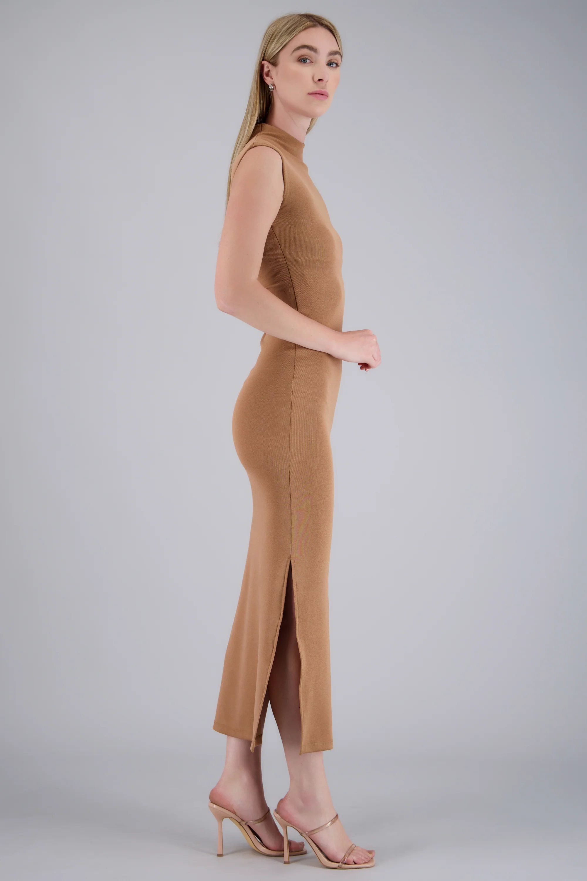 Vestido rib manga corta con abertura - Image 3