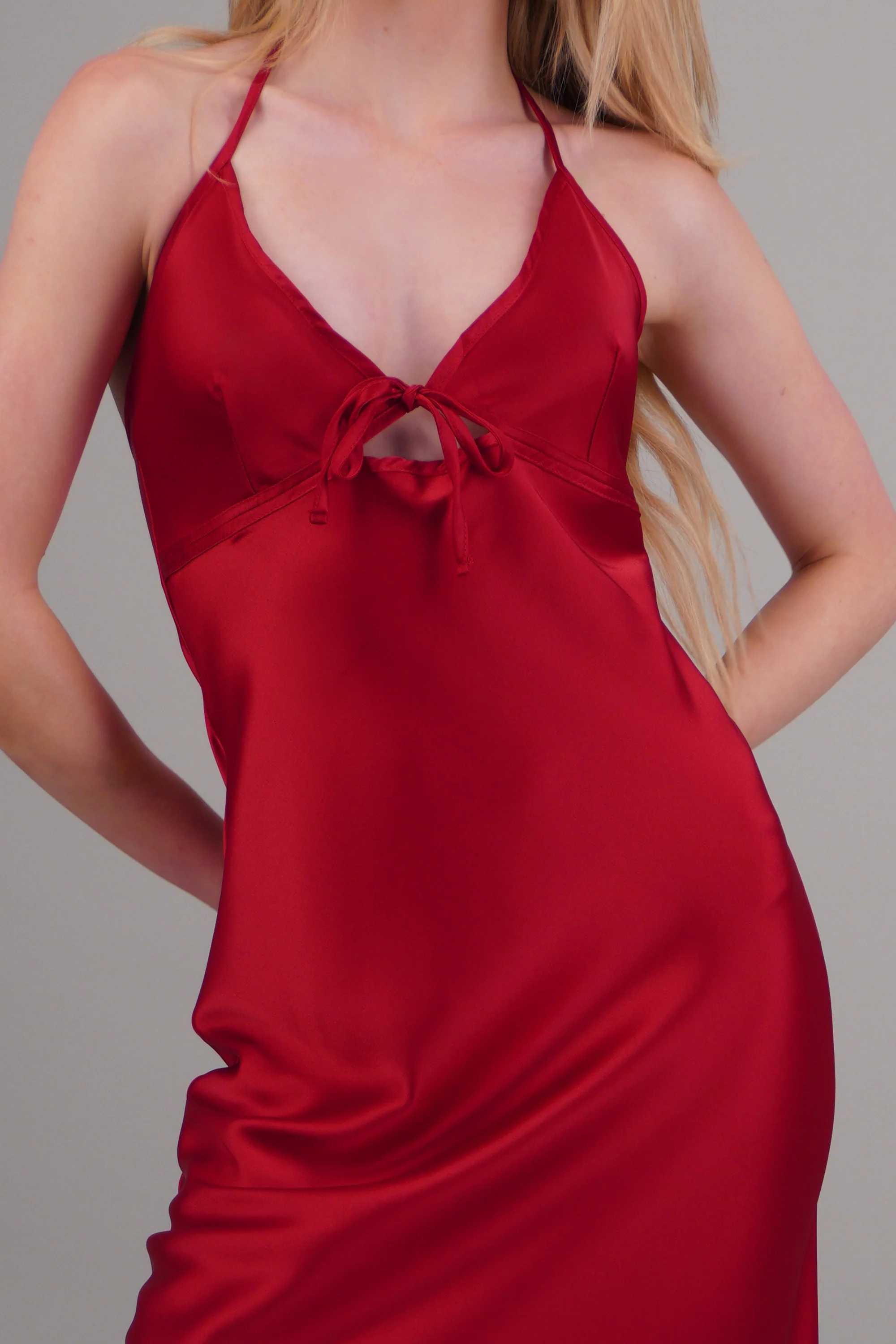 Vestido maxi satin amarre escote - Image 6