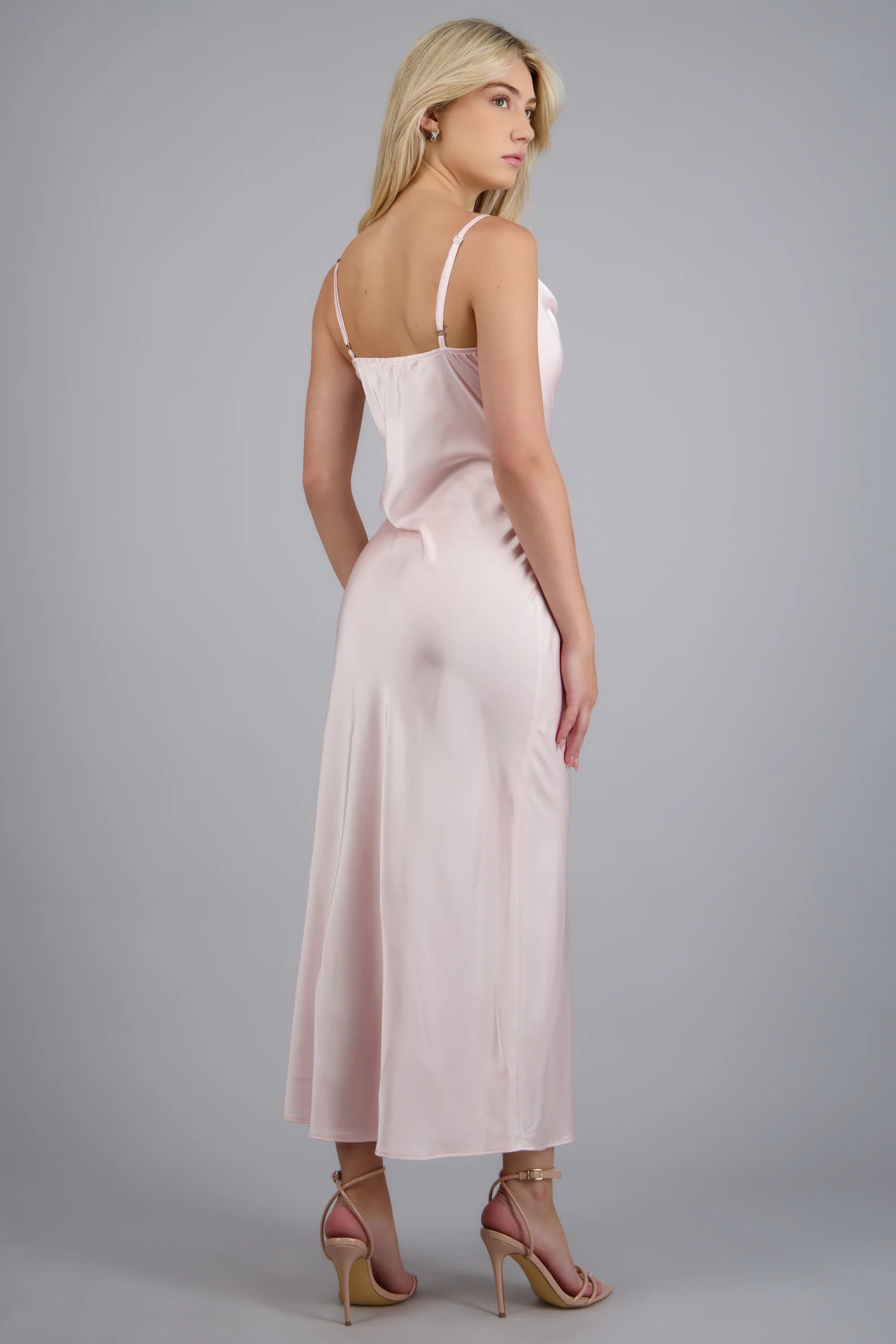 Vestido maxi satin escote columpio - Image 4