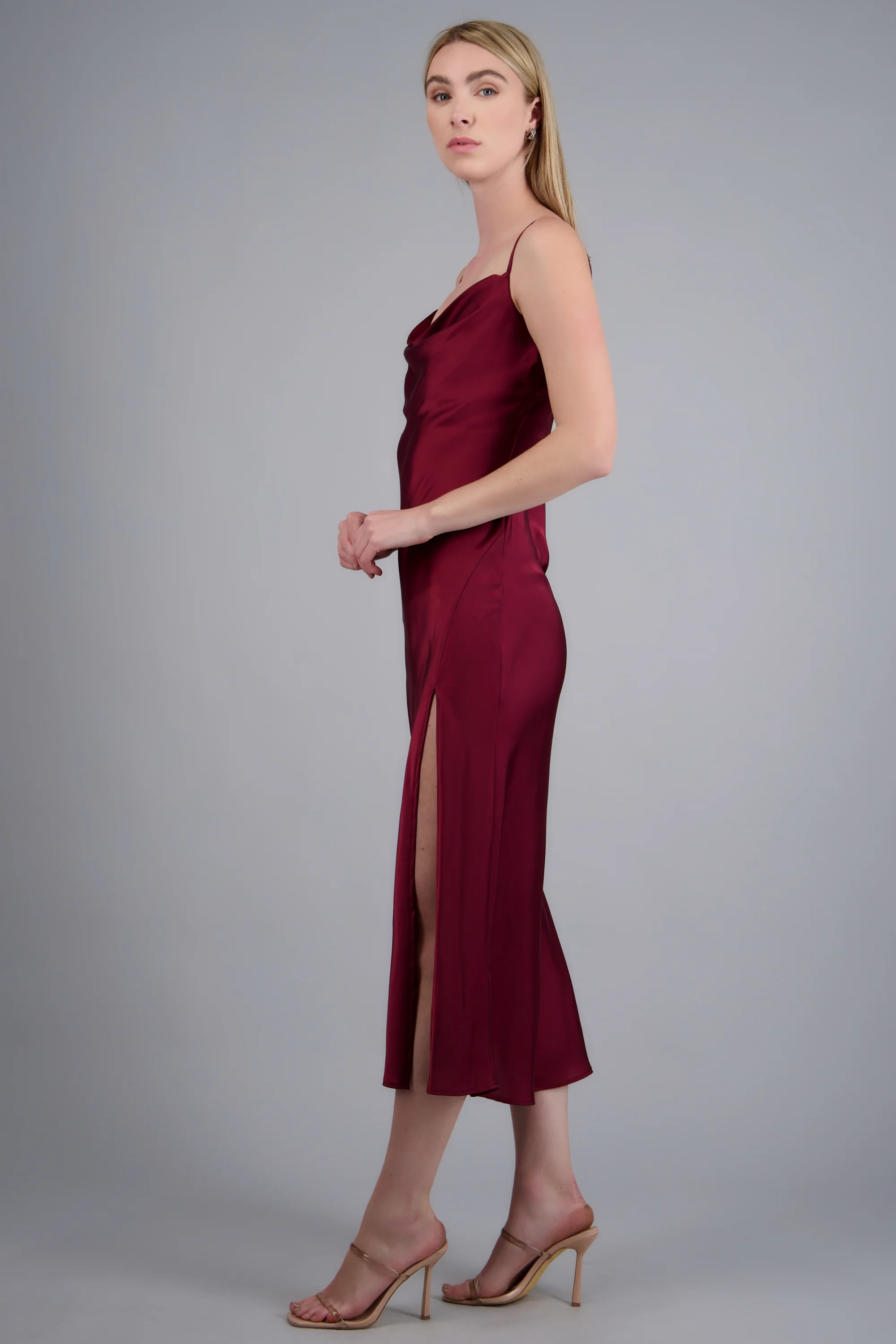 Vestido maxi satin escote columpio - Image 3