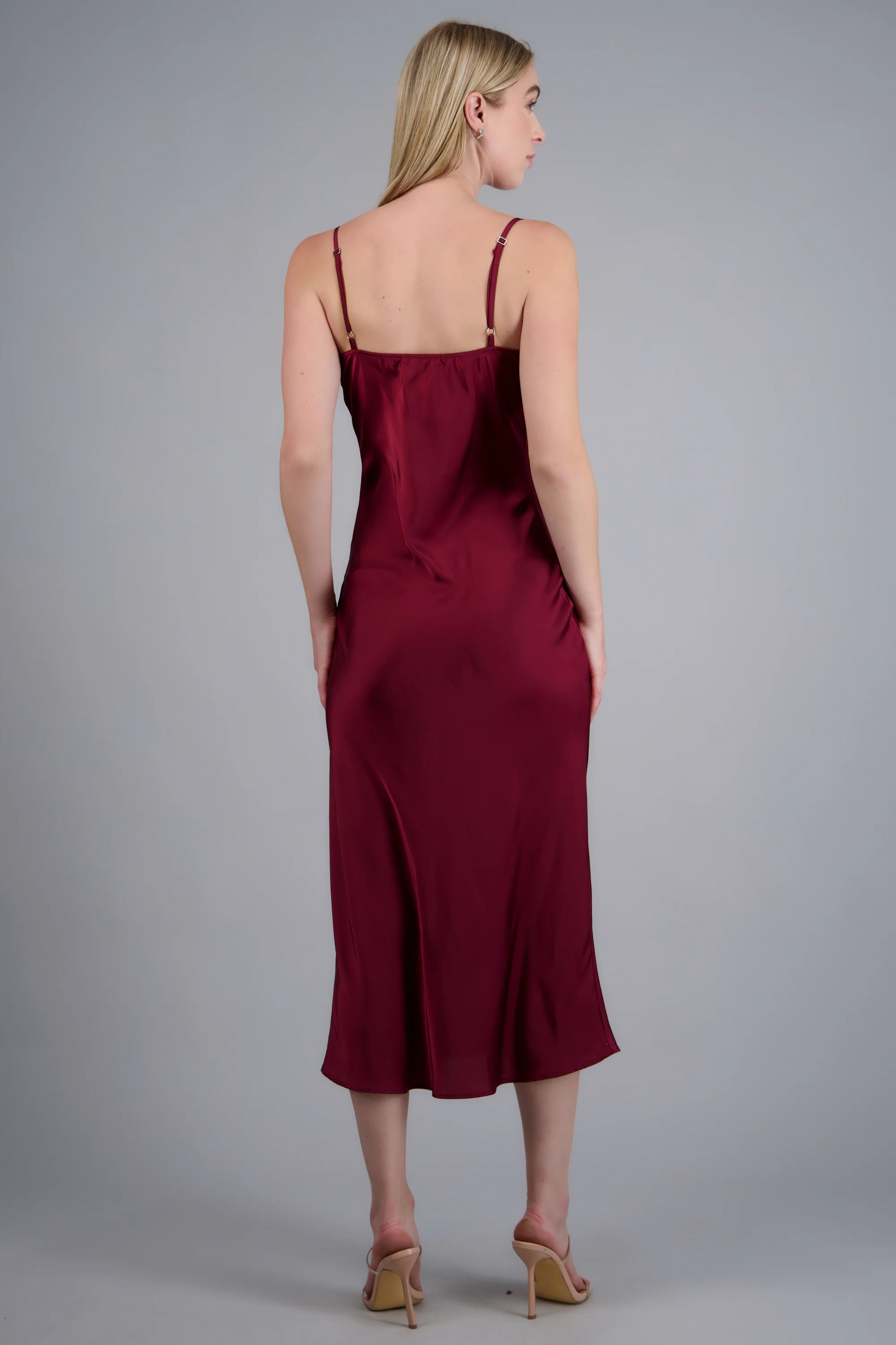 Vestido maxi satin escote columpio - Image 4