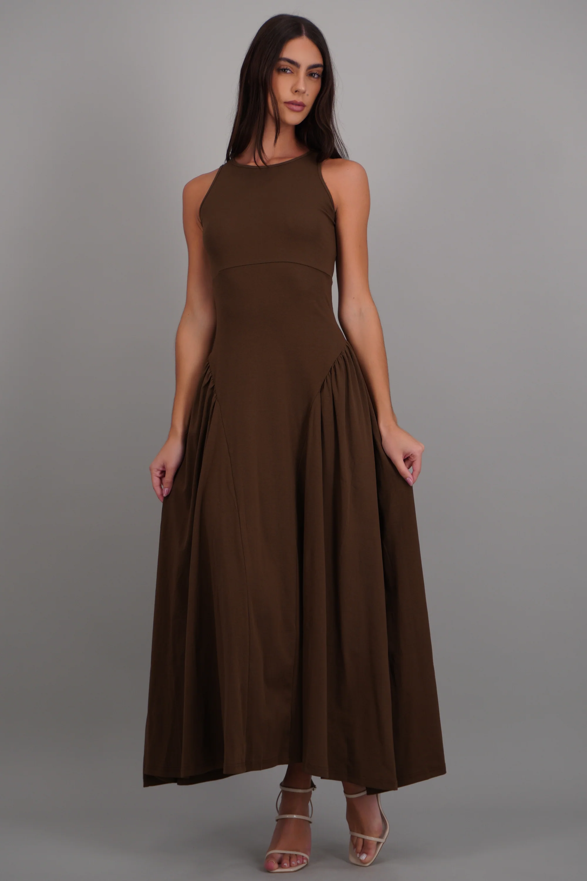 Vestido maxi son mangas cuello redondo