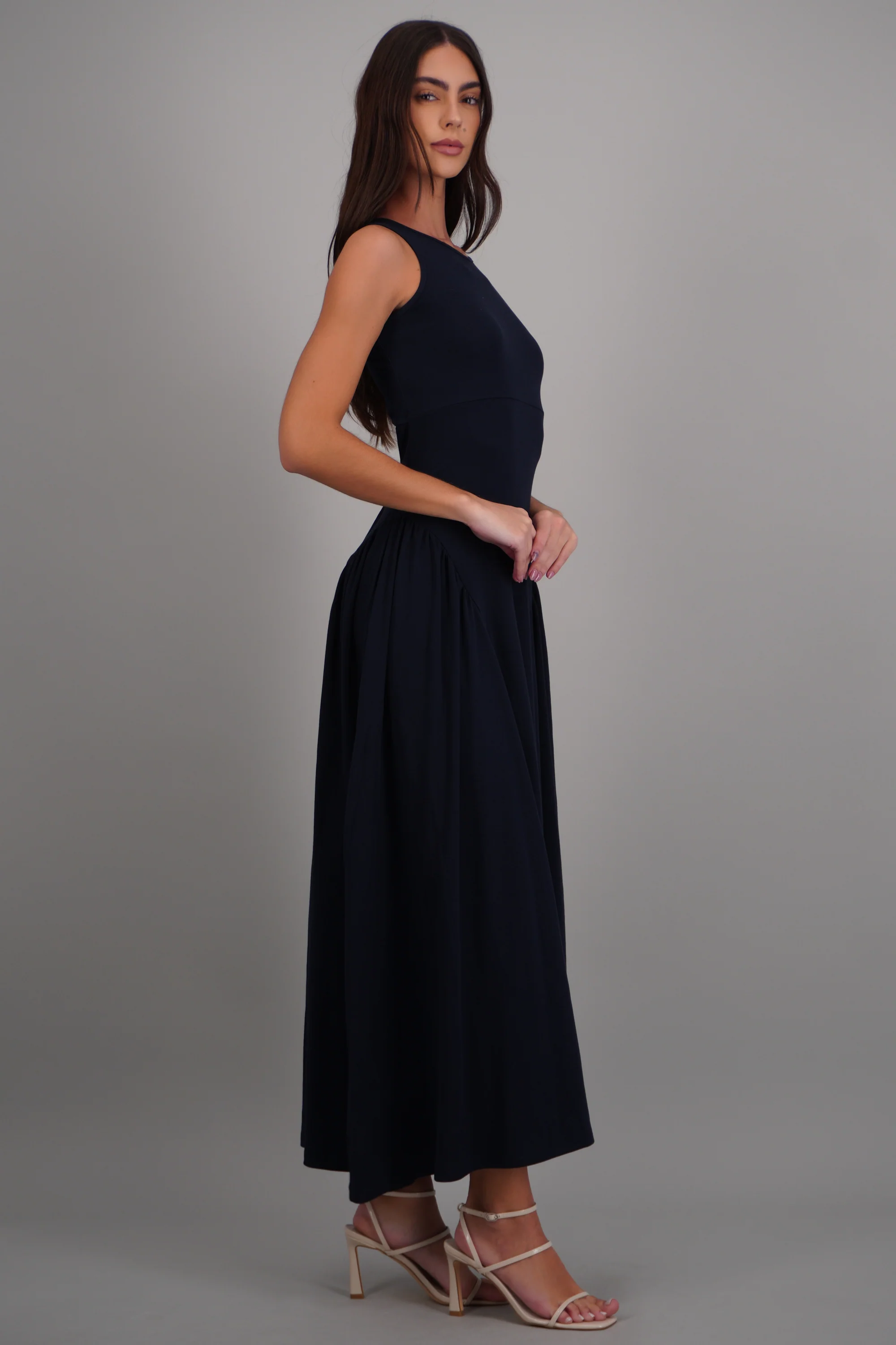 Vestido maxi son mangas cuello redondo - Image 2